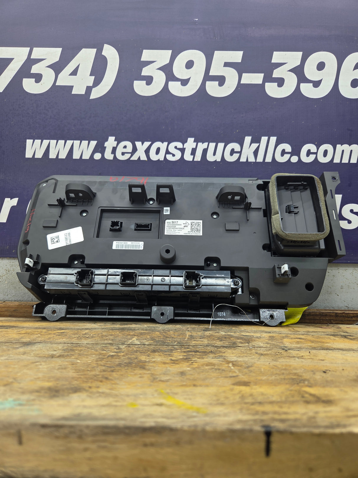2022-2024 Chevrolet Silverado 1500 13.4"GPS Radio Display Screen - 86825017
