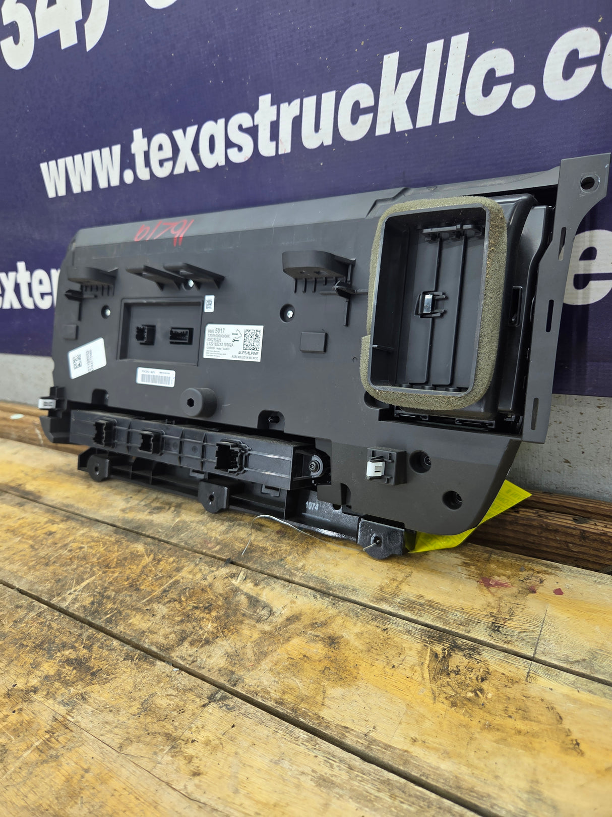 2022-2024 Chevrolet Silverado 1500 13.4"GPS Radio Display Screen - 86825017