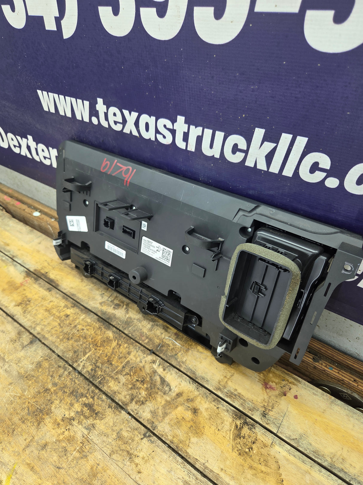 2022-2024 Chevrolet Silverado 1500 13.4"GPS Radio Display Screen - 86825017