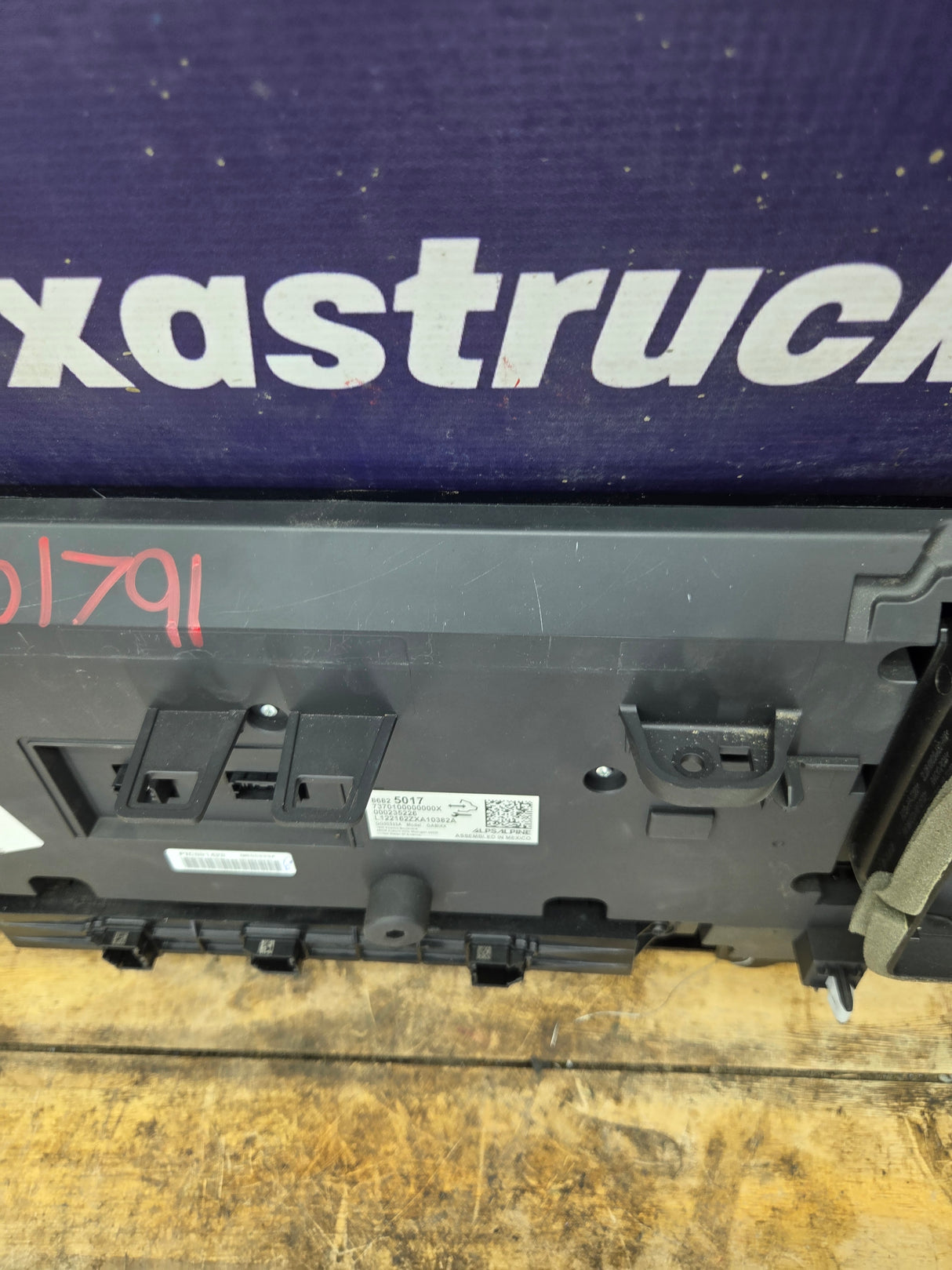 2022-2024 Chevrolet Silverado 1500 13.4"GPS Radio Display Screen - 86825017