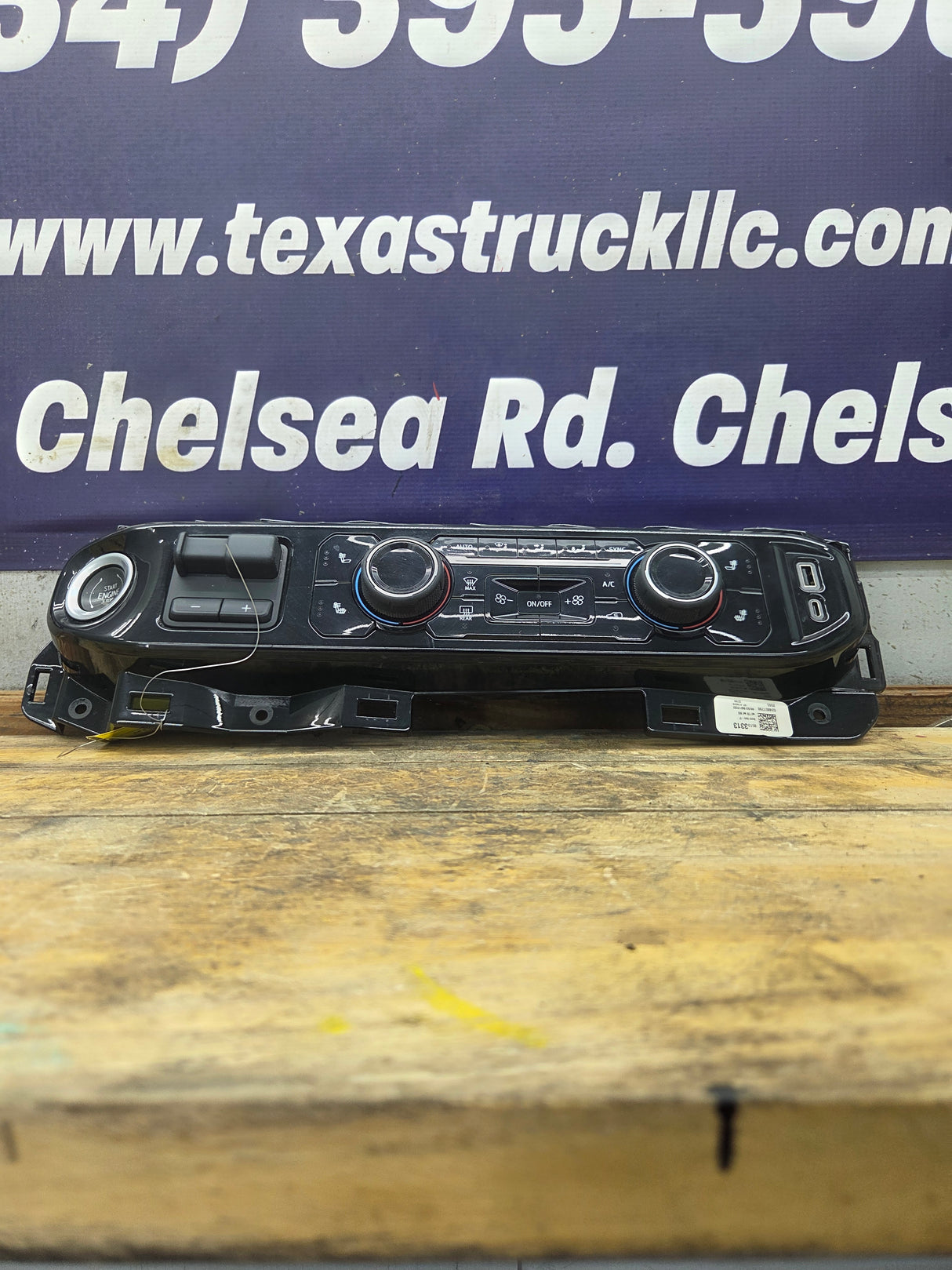 2022 Chevrolet Silverado 1500 HVAC Temperature / Climate Control unit - 86823770