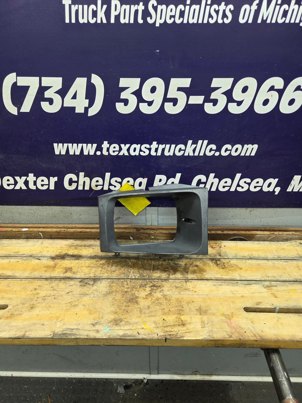 1999-2004 Ford Super Duty F250 F350 F450 F550 RH Right Passenger Headlight Bezel Surround Trim Ring