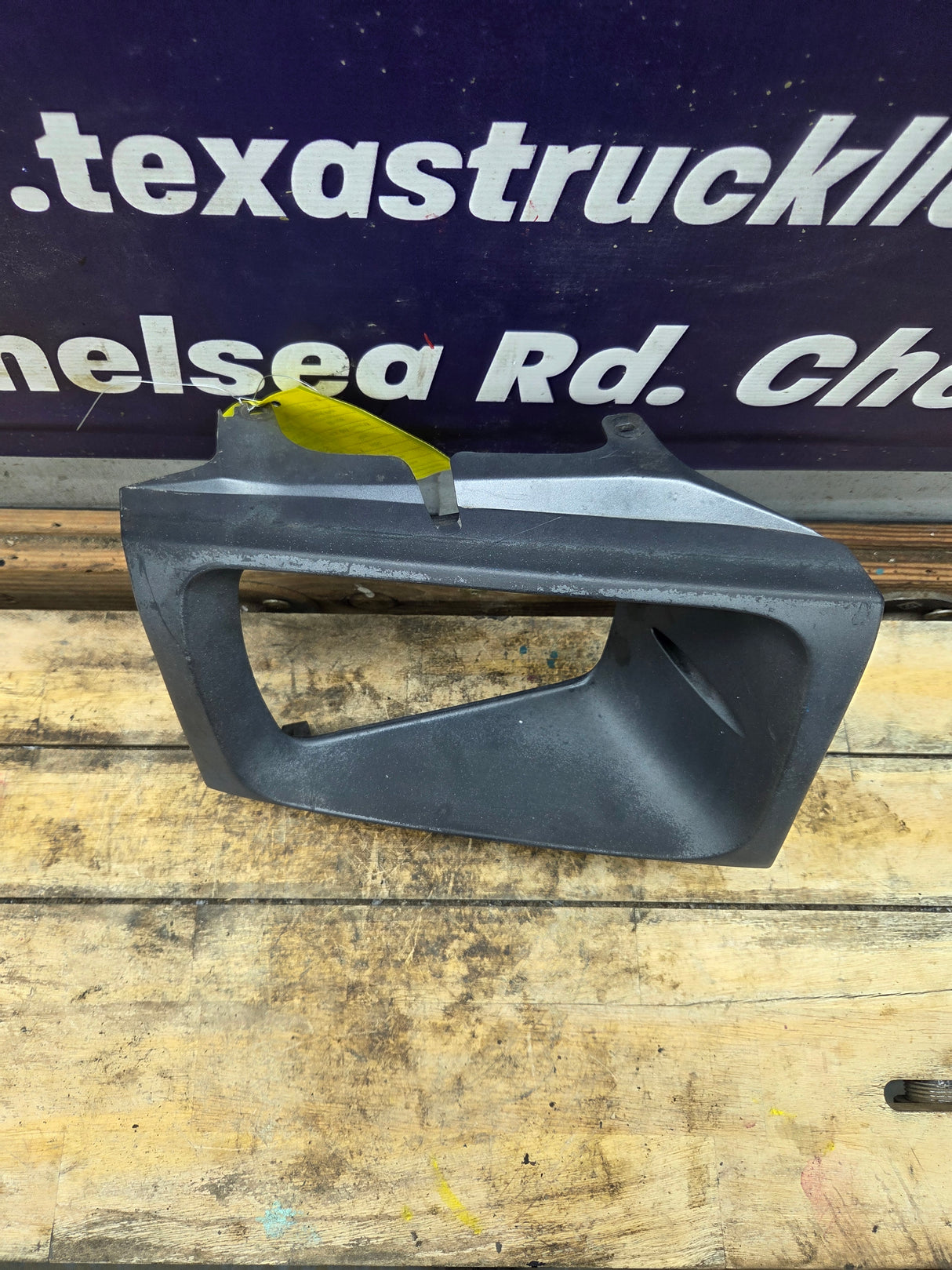 1999-2004 Ford Super Duty F250 F350 F450 F550 RH Right Passenger Headlight Bezel Surround Trim Ring