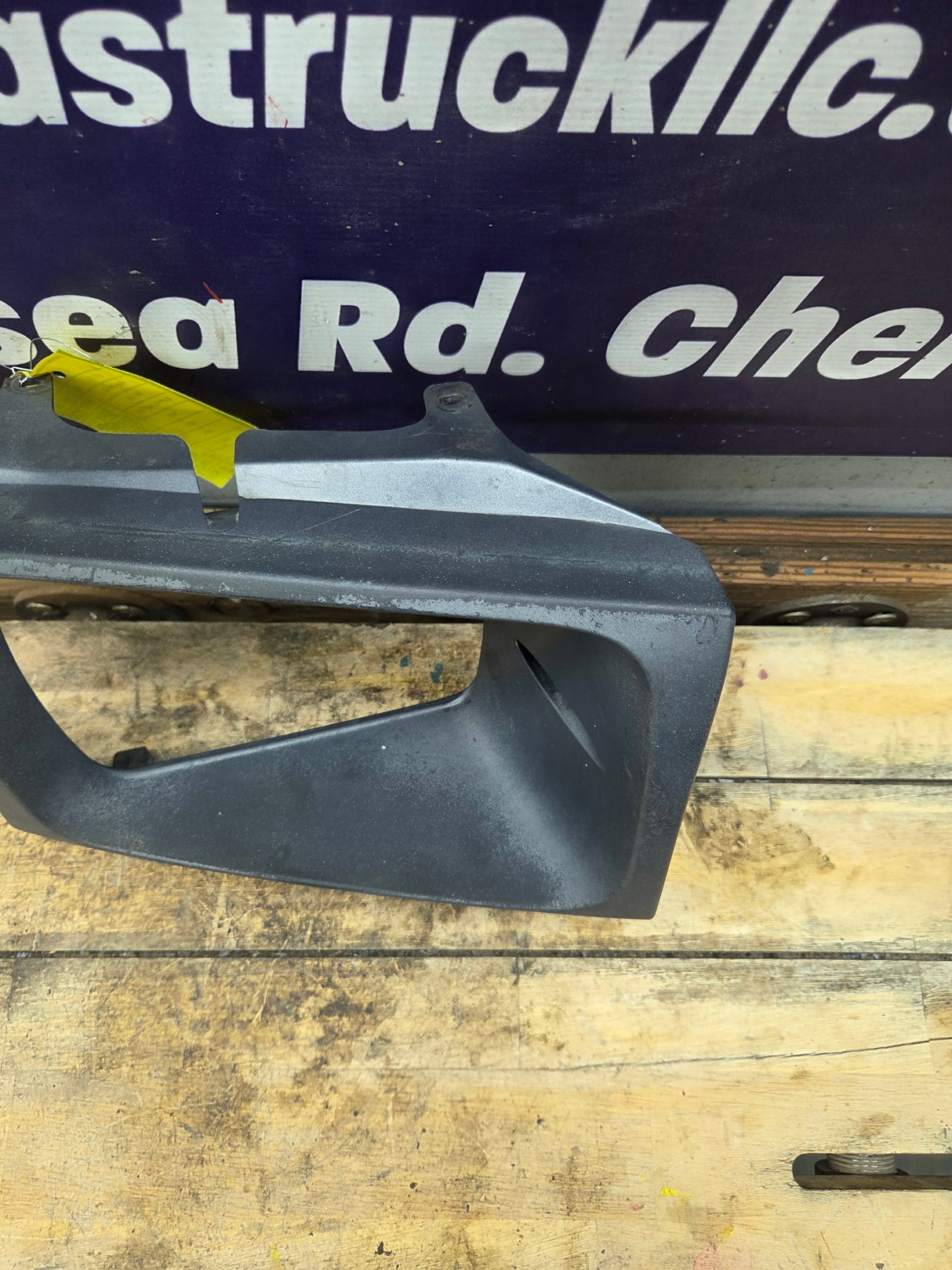 1999-2004 Ford Super Duty F250 F350 F450 F550 RH Right Passenger Headlight Bezel Surround Trim Ring