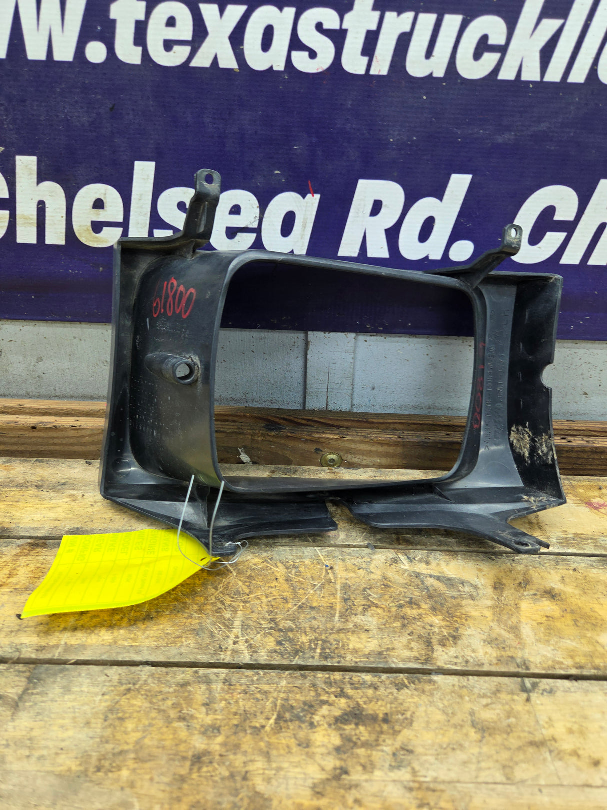 1999-2004 Ford Super Duty F250 F350 F450 F550 LH Driver Side Headlight Bezel Surround Trim Ring