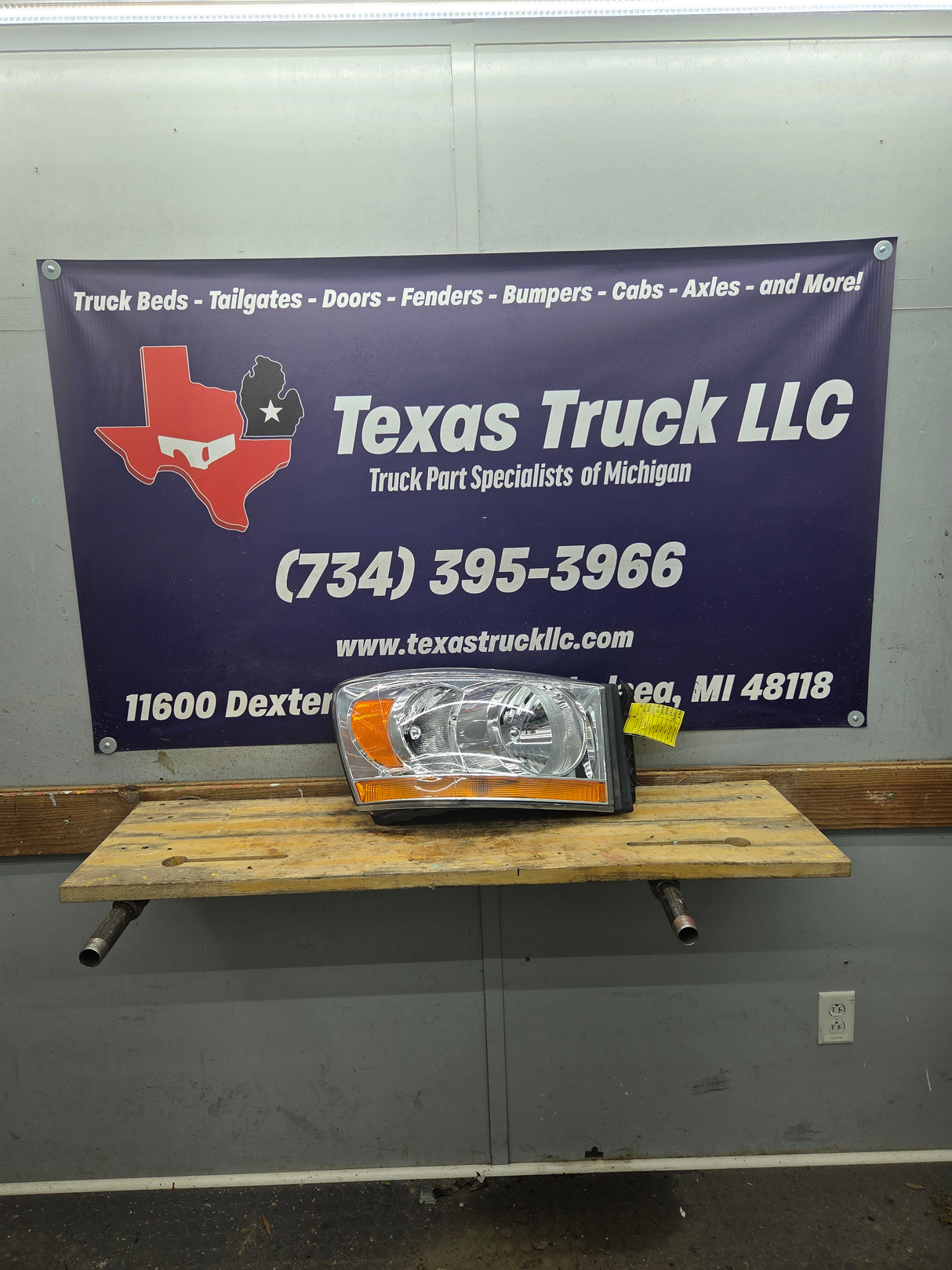 2006-2009 Dodge Ram 1500 2500 3500 RH Passenger Side Headlight TYC 20-6747-00