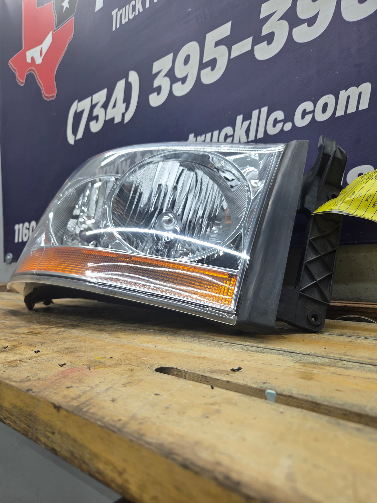 2006-2009 Dodge Ram 1500 2500 3500 RH Passenger Side Headlight TYC 20-6747-00