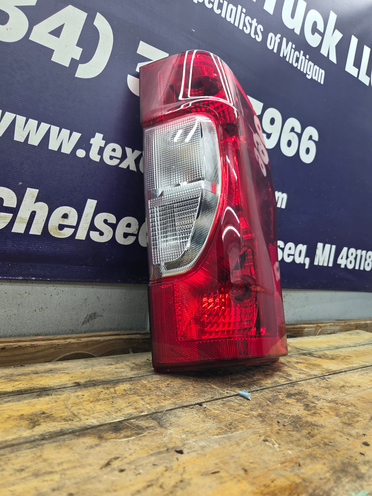 2020-2022 Ford Super Duty Passenger Side Tail Light Halogen LC3B-13B504-AD