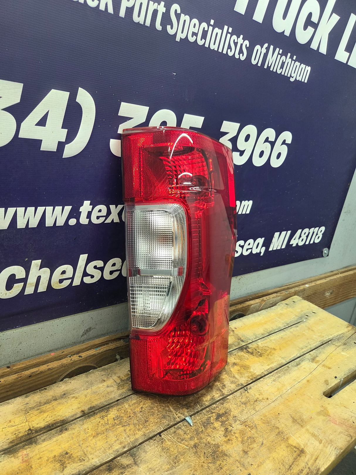 2020-2022 Ford Super Duty Passenger Side Tail Light Halogen LC3B-13B504-AD