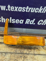 1999-2004 Ford Super Duty F250 F350 RH Passenger Side OEM Turn Signal Parking Light Assembly