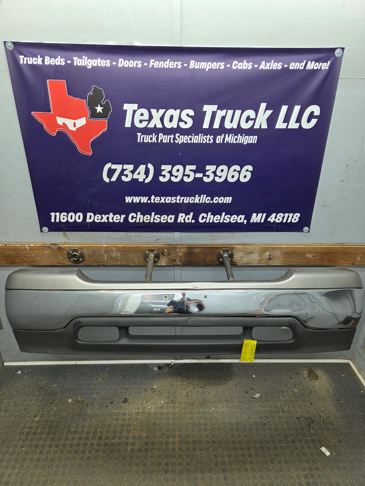 1999-2006 GMC Sierra Yukon 1500 Front Bumper - Chrome