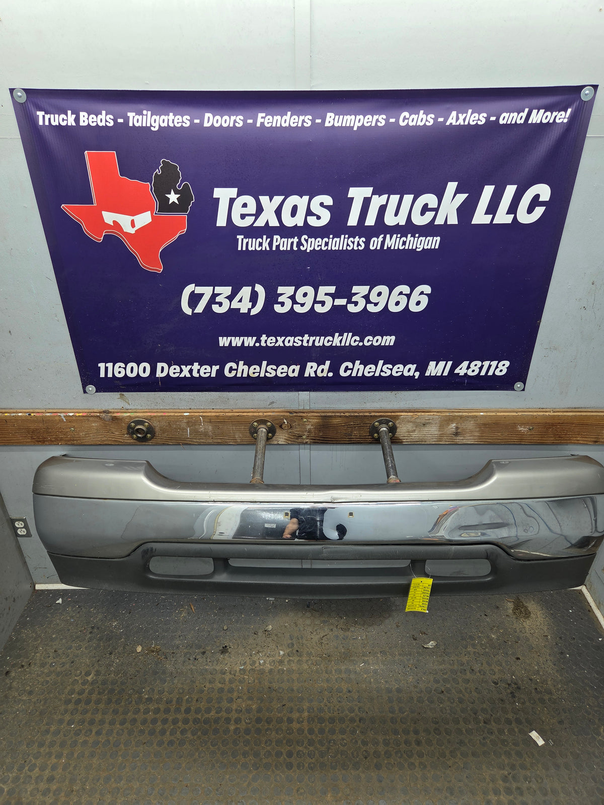1999-2006 GMC Sierra Yukon 1500 Front Bumper - Chrome