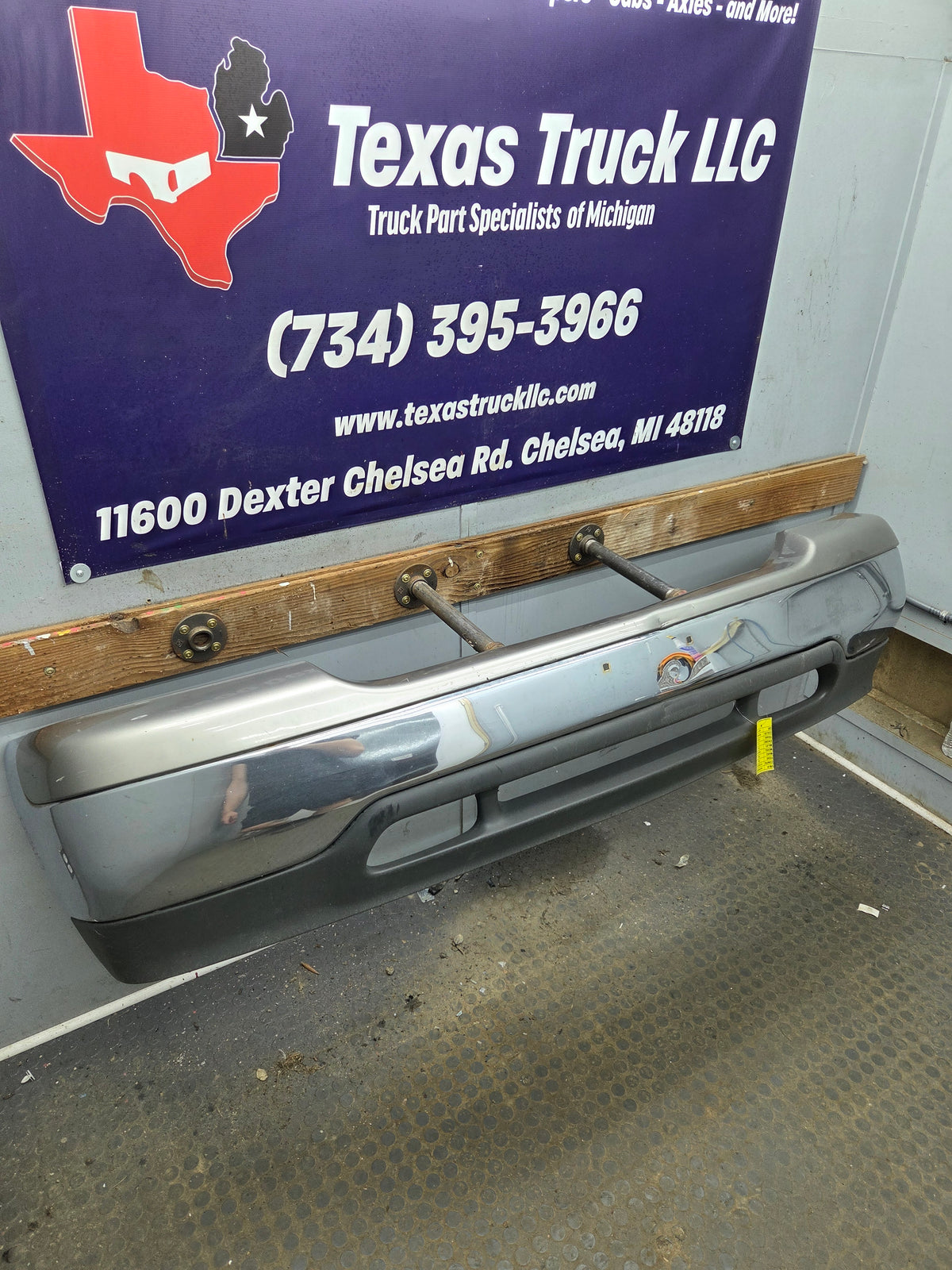 1999-2006 GMC Sierra Yukon 1500 Front Bumper - Chrome