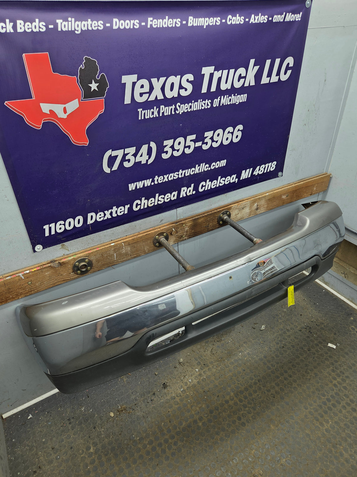 1999-2006 GMC Sierra Yukon 1500 Front Bumper - Chrome