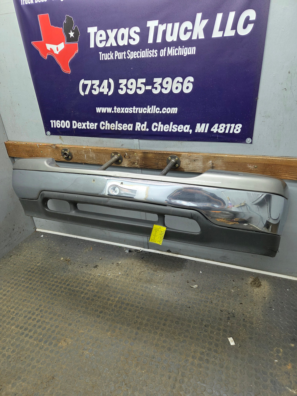 1999-2006 GMC Sierra Yukon 1500 Front Bumper - Chrome
