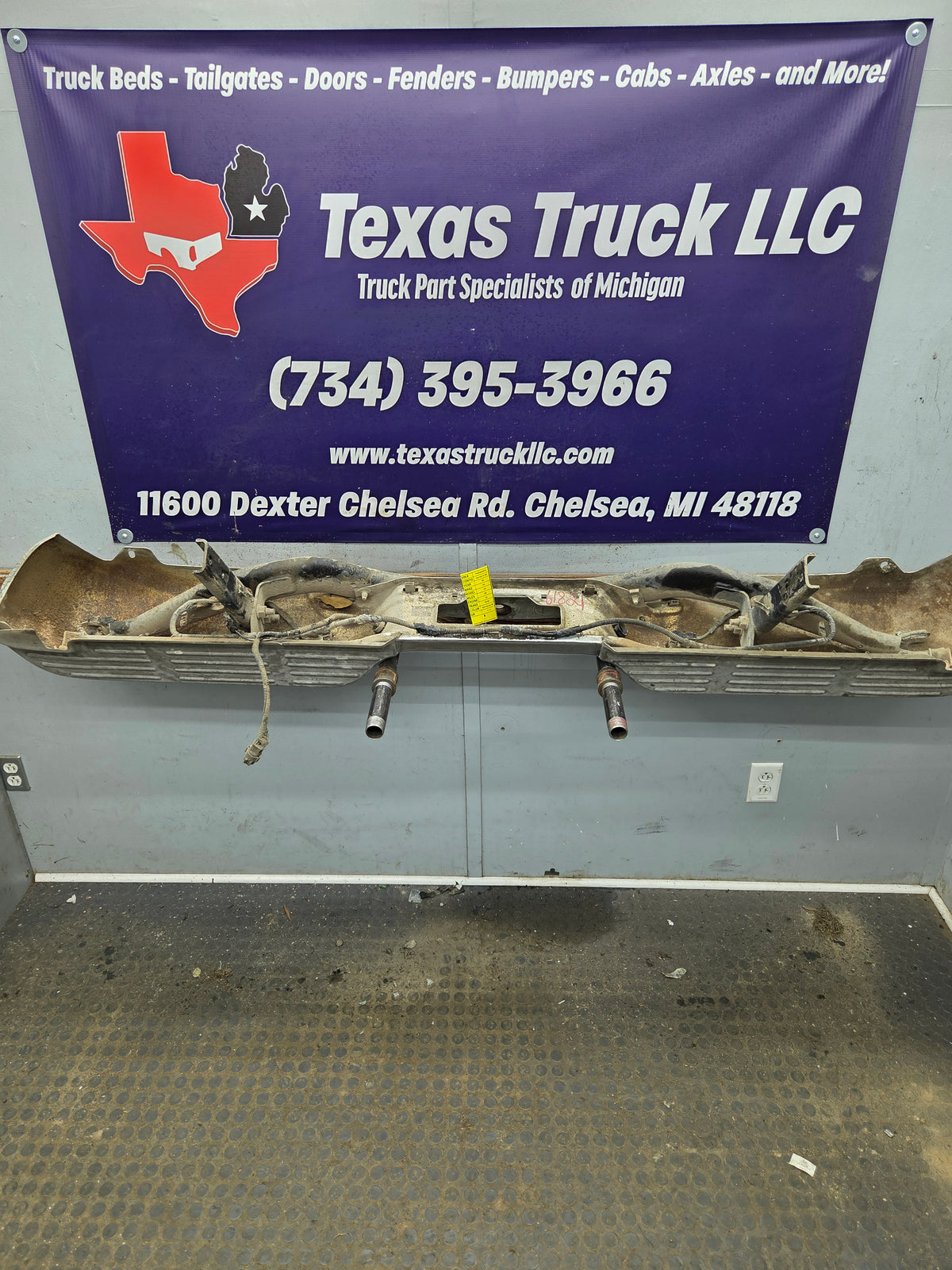 1999-2007 Ford Super Duty F250 F350 F450 F550 Rear Bumper