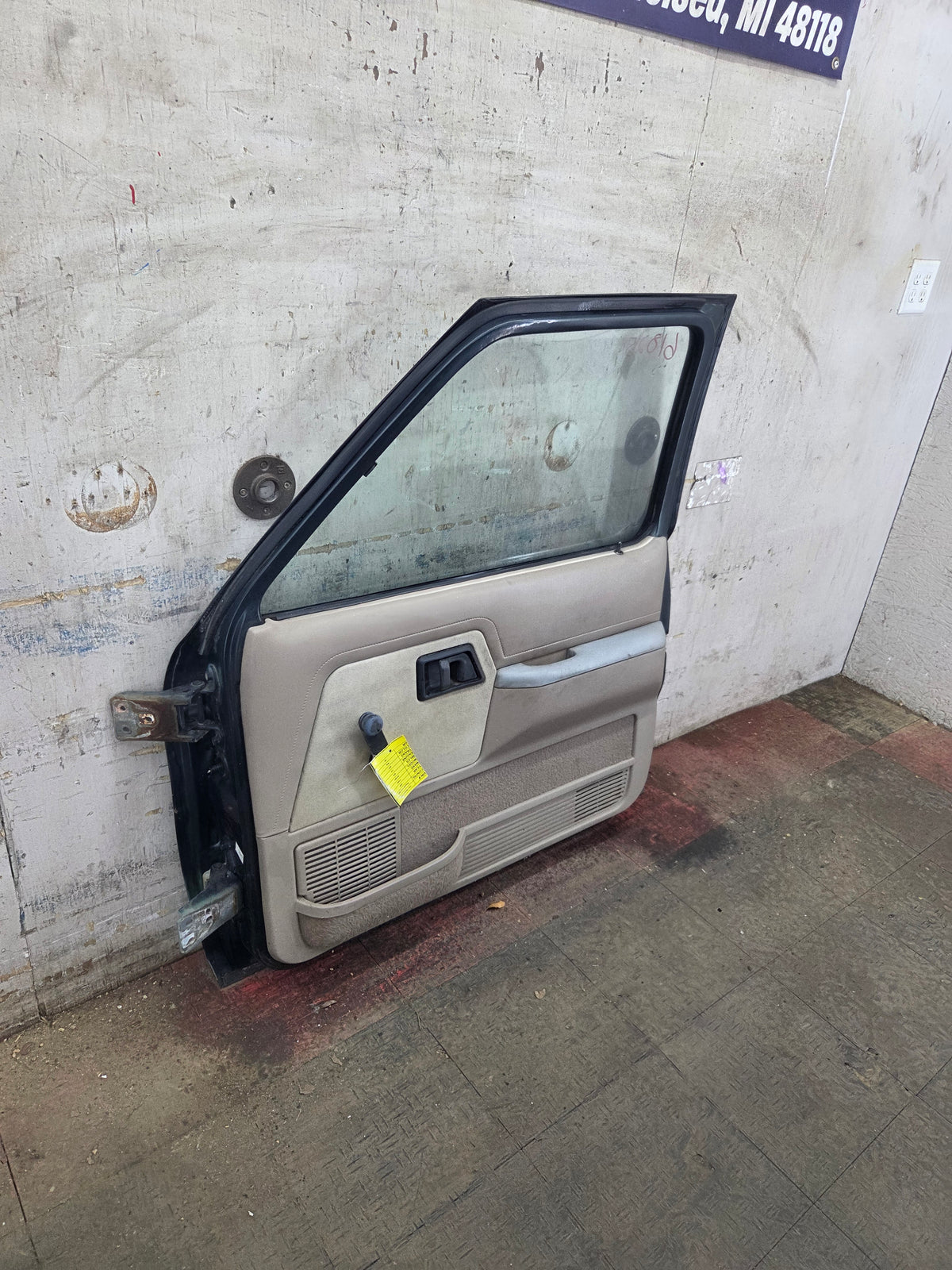1989-1992 Ford Ranger Passenger Side Front Right Hand Door