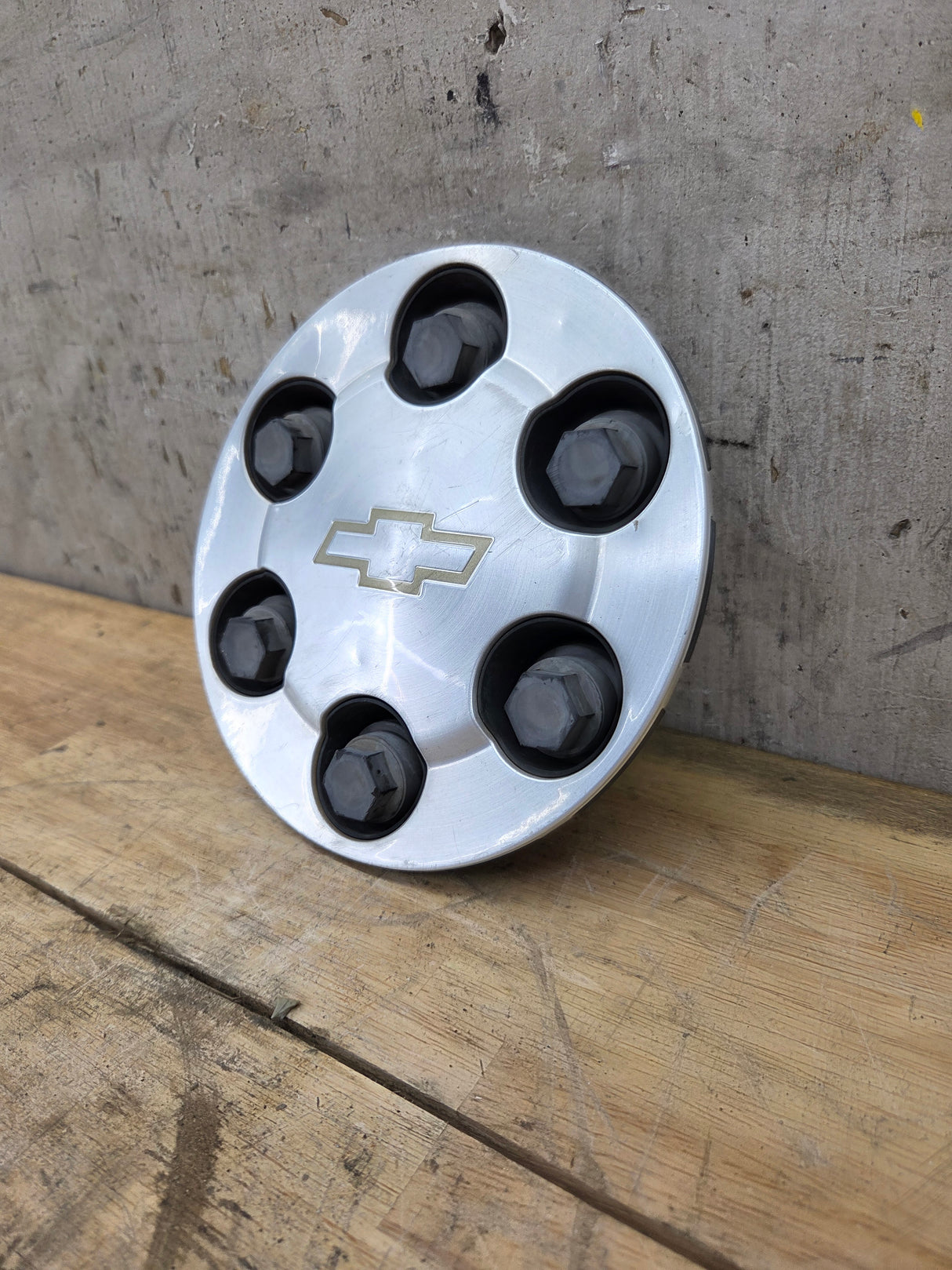 2004-2007 Chevrolet Silverado 1500 Tahoe Suburban 17" Wheel Center Hub Cap 9594520