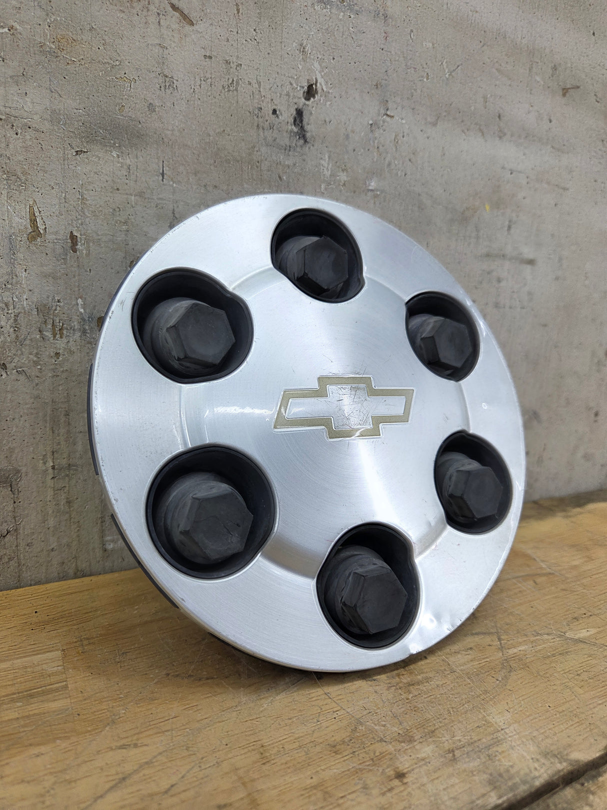 2004-2007 Chevrolet Silverado 1500 Tahoe Suburban 17" Wheel Center Hub Cap 9594520