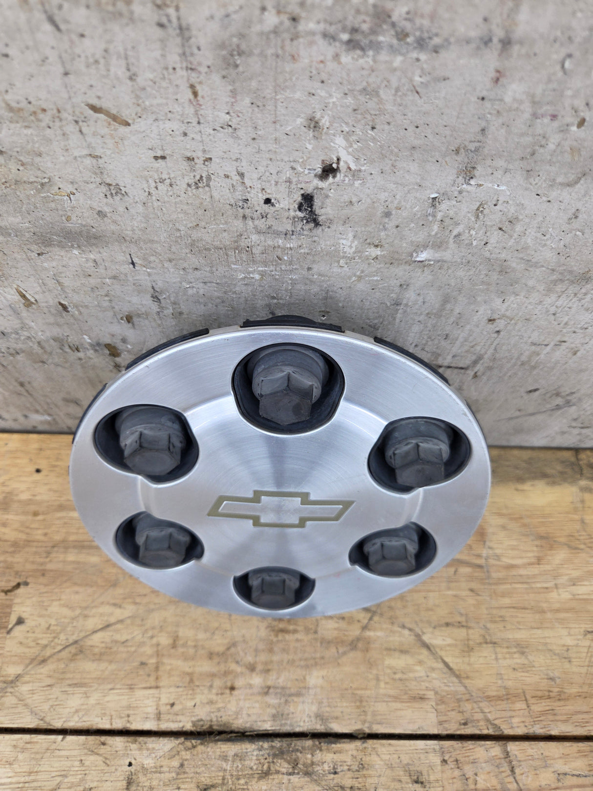 2004-2007 Chevrolet Silverado 1500 Tahoe Suburban 17" Wheel Center Hub Cap 9594520