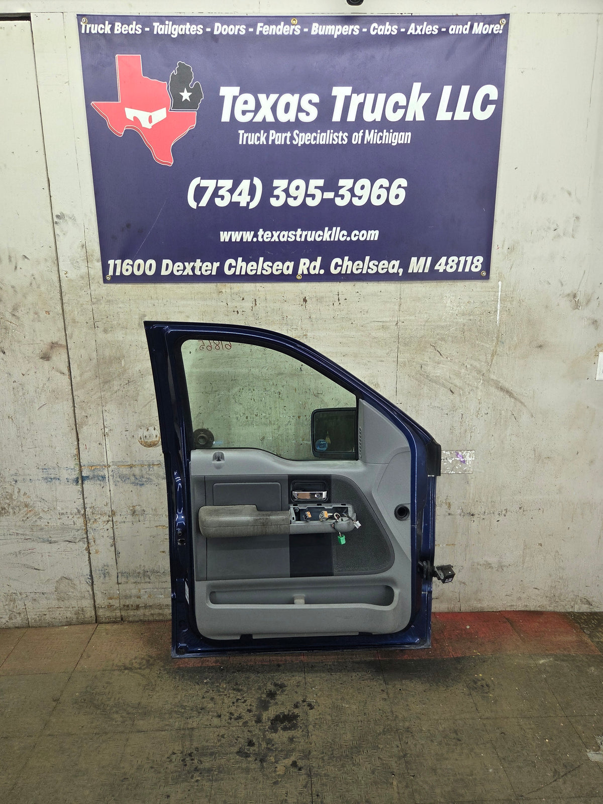 2004-2008 Ford F150 Crew Cab Driver Side Front Door LH