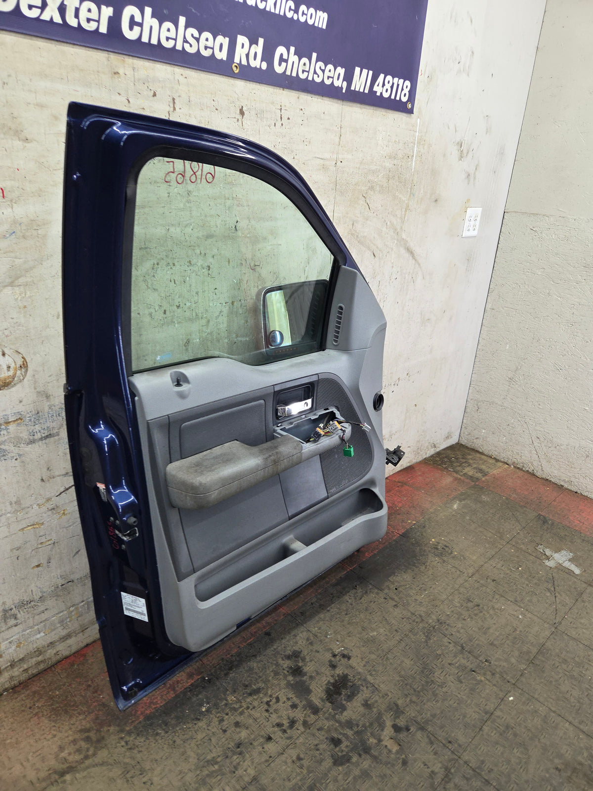 2004-2008 Ford F150 Crew Cab Driver Side Front Door LH