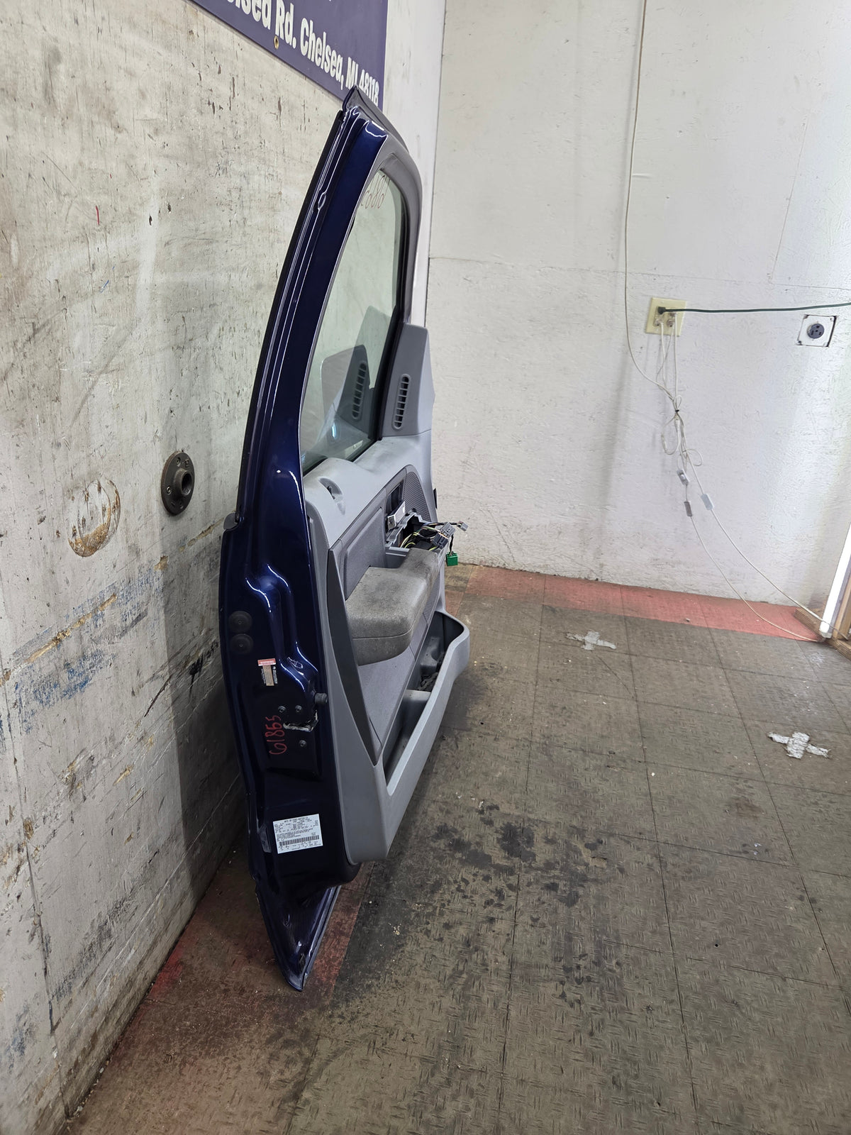 2004-2008 Ford F150 Crew Cab Driver Side Front Door LH