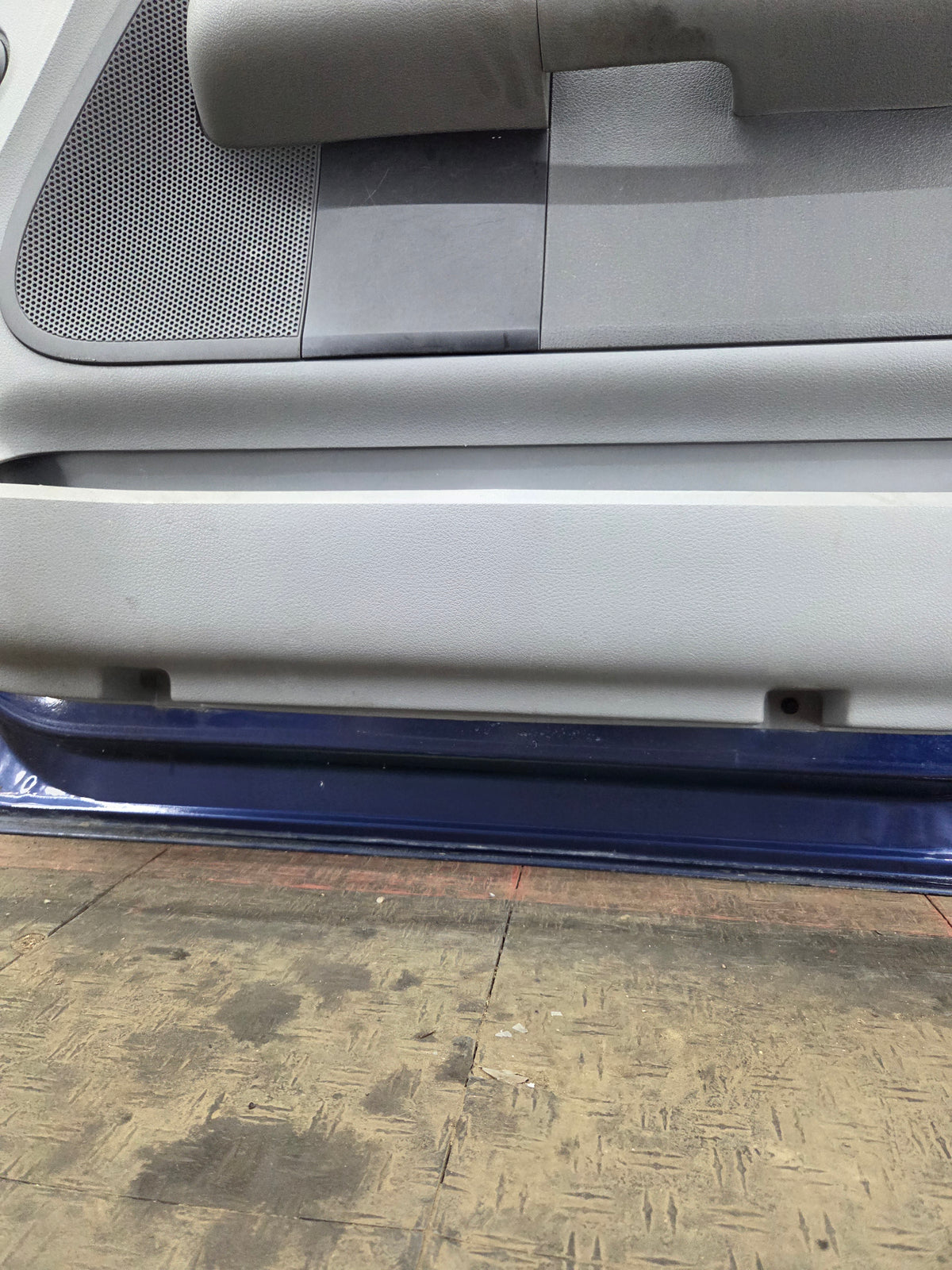 2004-2008 Ford F150 Crew Cab Passenger Side Front Door RH