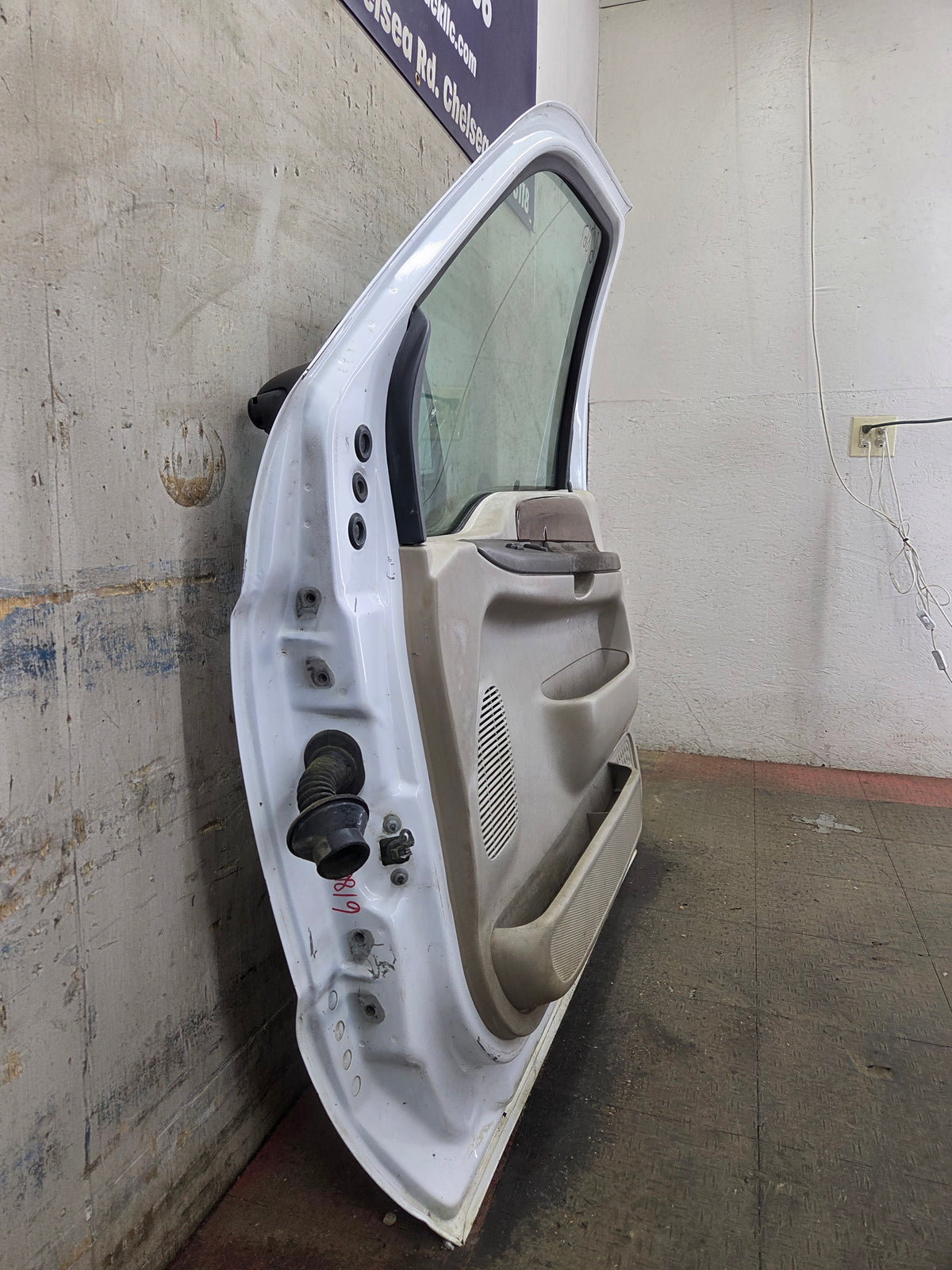 1999-2007 Ford Super Duty RH Passenger Side Front Door F250 F350 F450 F550
