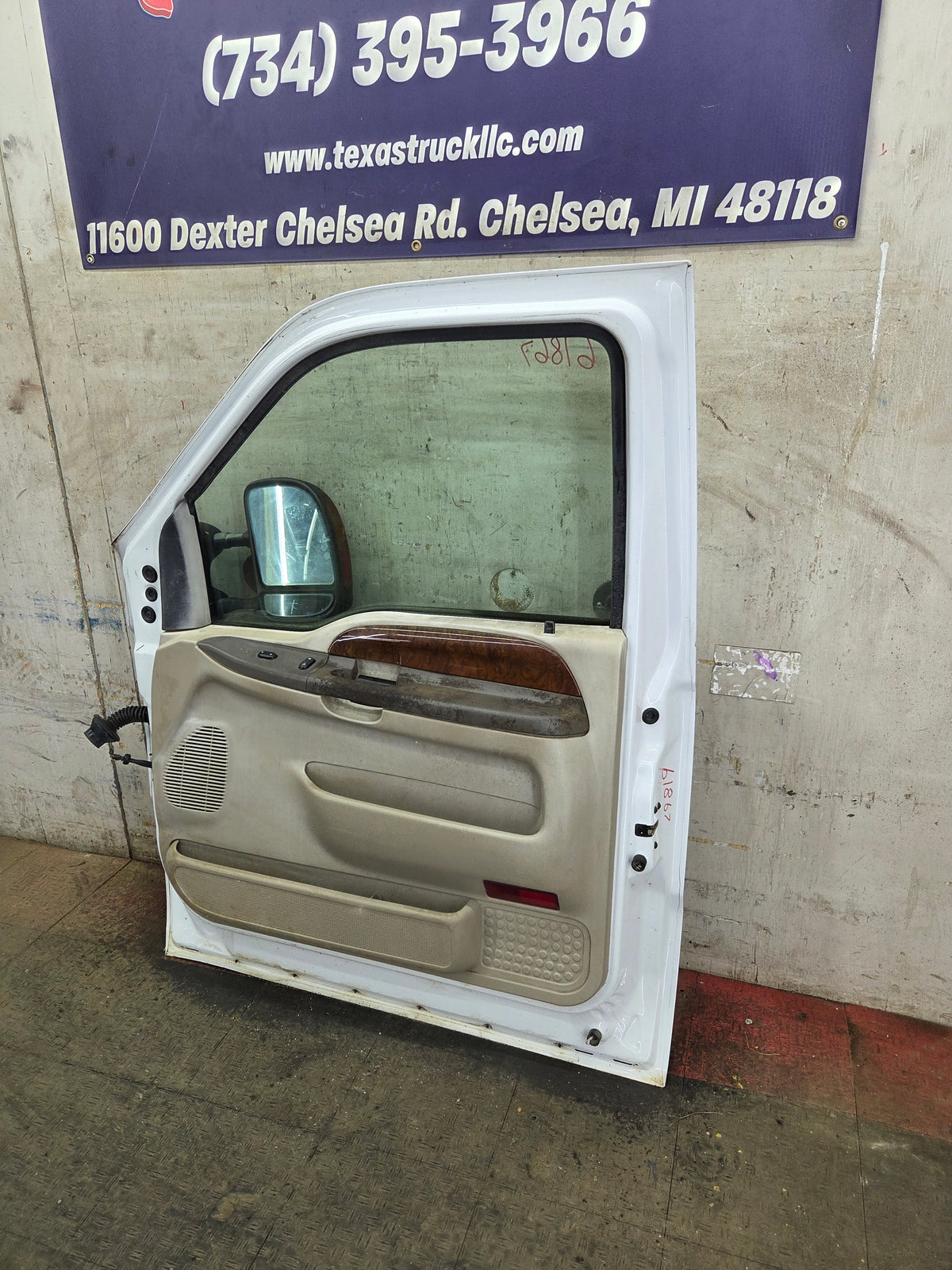 1999-2007 Ford Super Duty RH Passenger Side Front Door F250 F350 F450 F550
