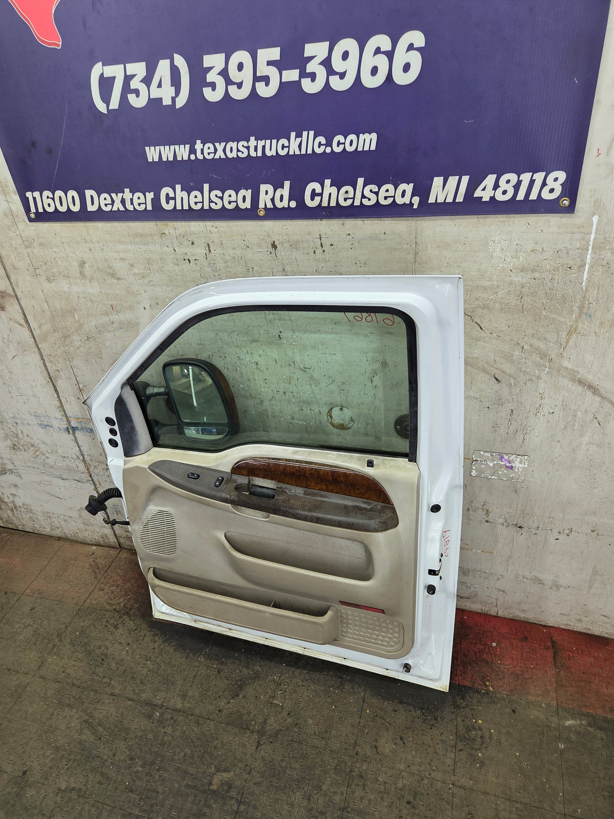 1999-2007 Ford Super Duty RH Passenger Side Front Door F250 F350 F450 F550