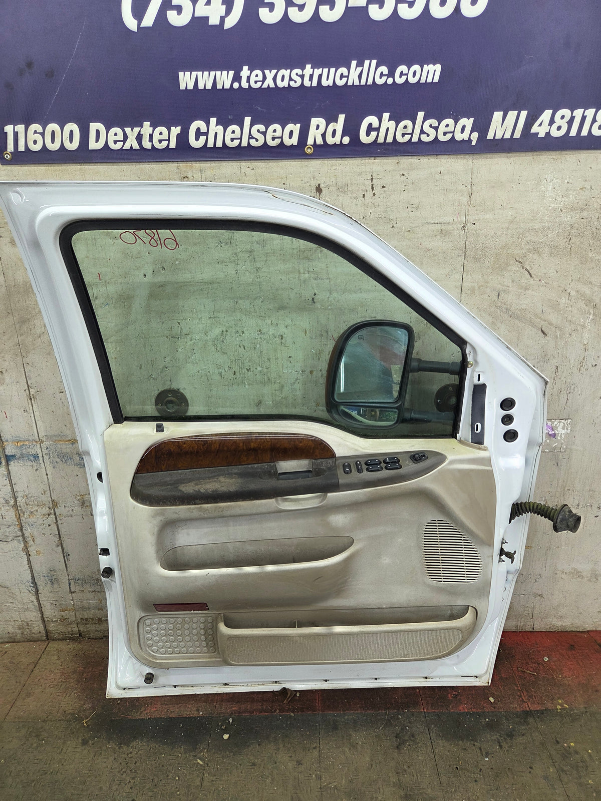 1999-2007 Ford Super Duty LH Driver Side Front Door F250 F350 F450 F550