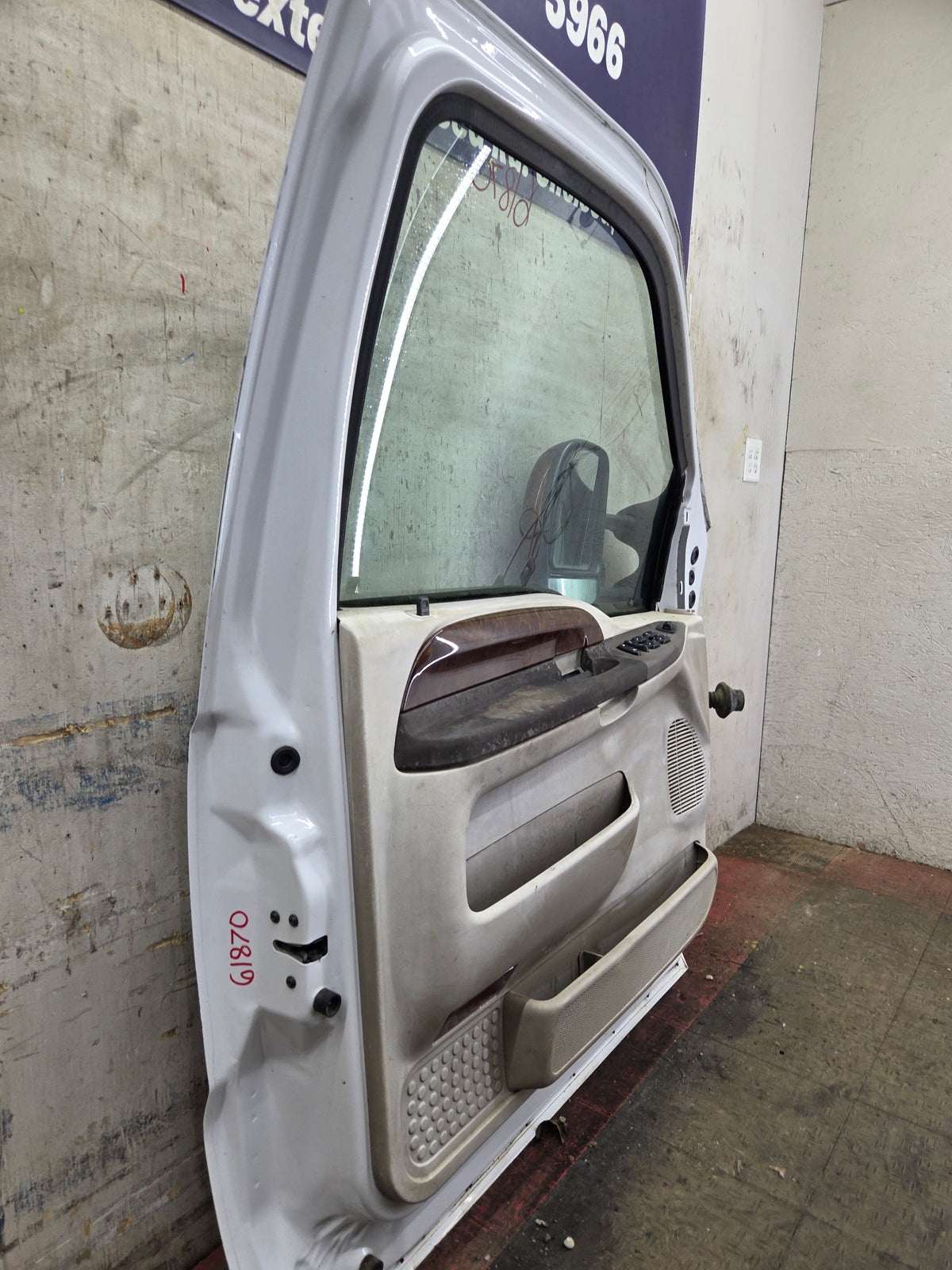 1999-2007 Ford Super Duty LH Driver Side Front Door F250 F350 F450 F550