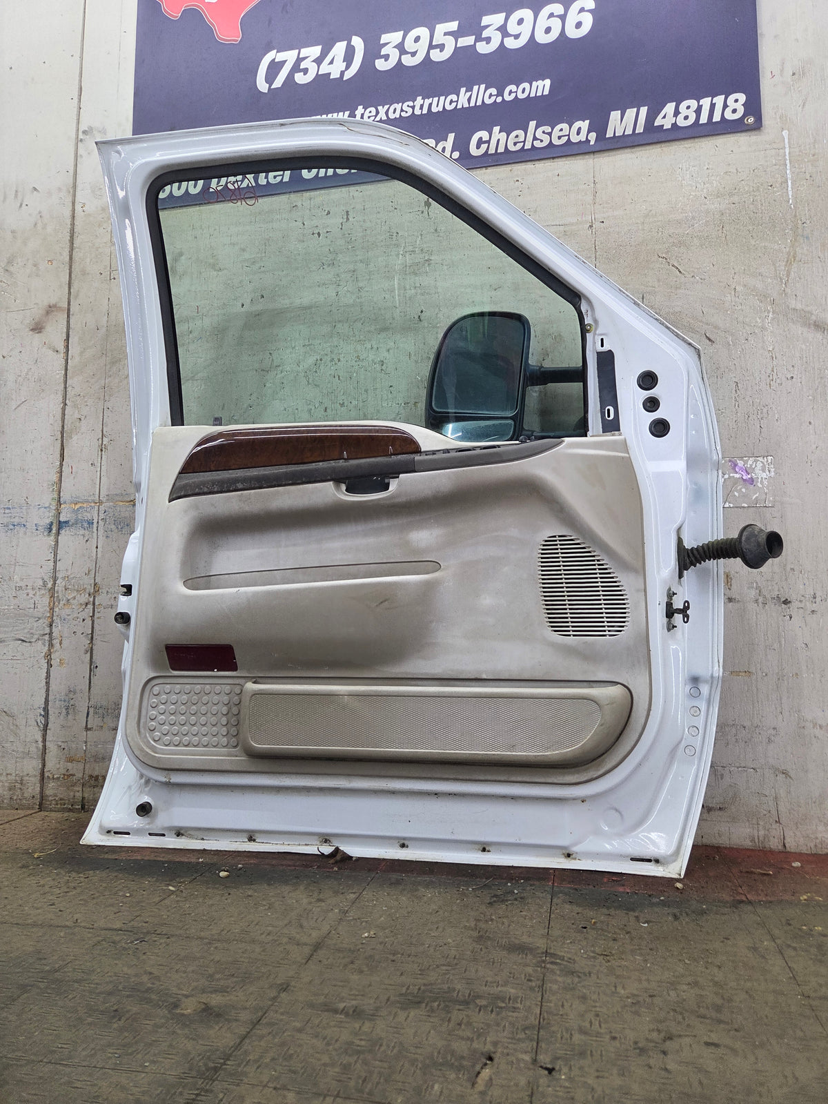 1999-2007 Ford Super Duty LH Driver Side Front Door F250 F350 F450 F550