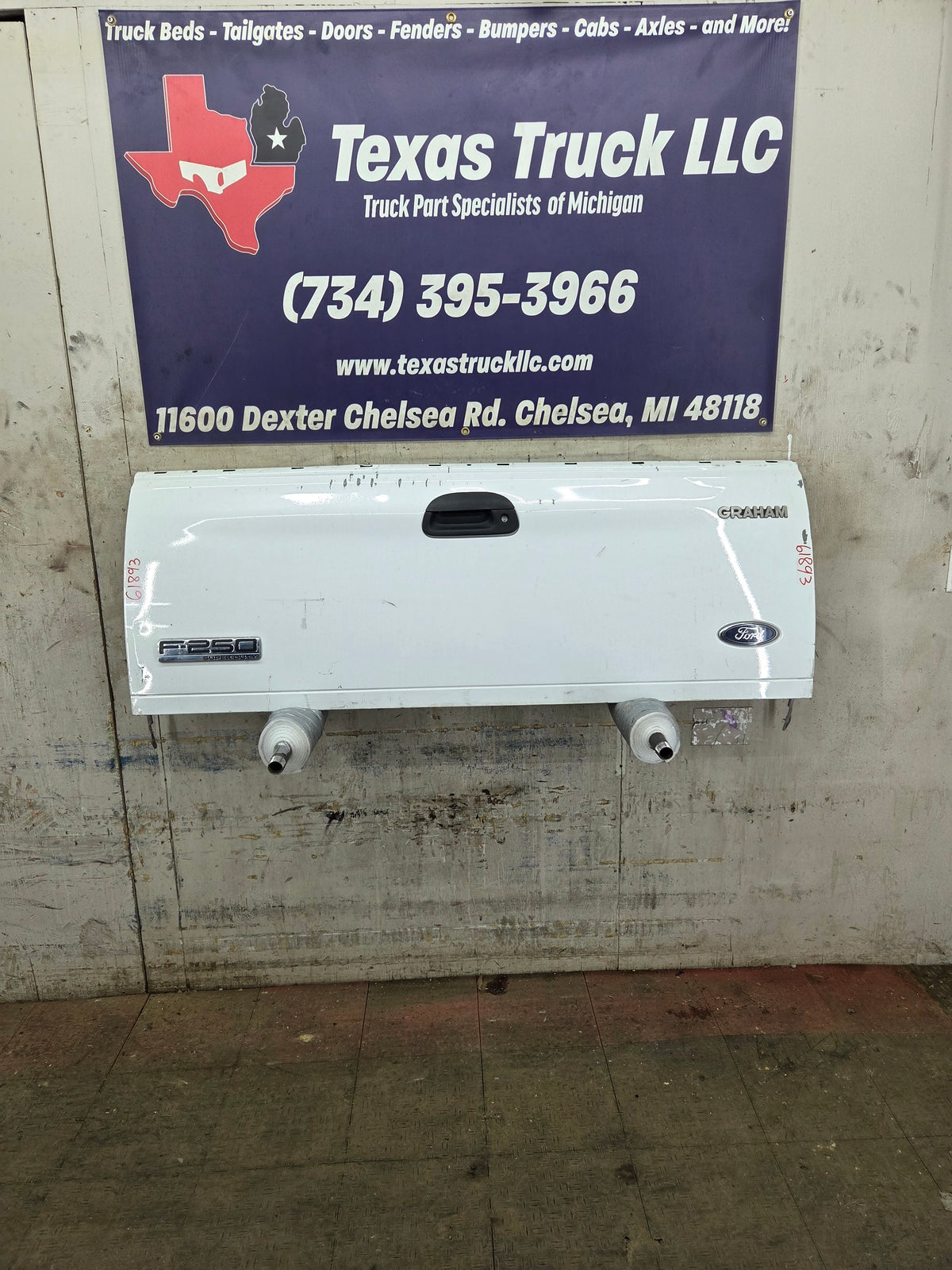 1997-2003 F150 / 1999-2007 Ford F250 F350 F450 F550 Super Duty Tailgate