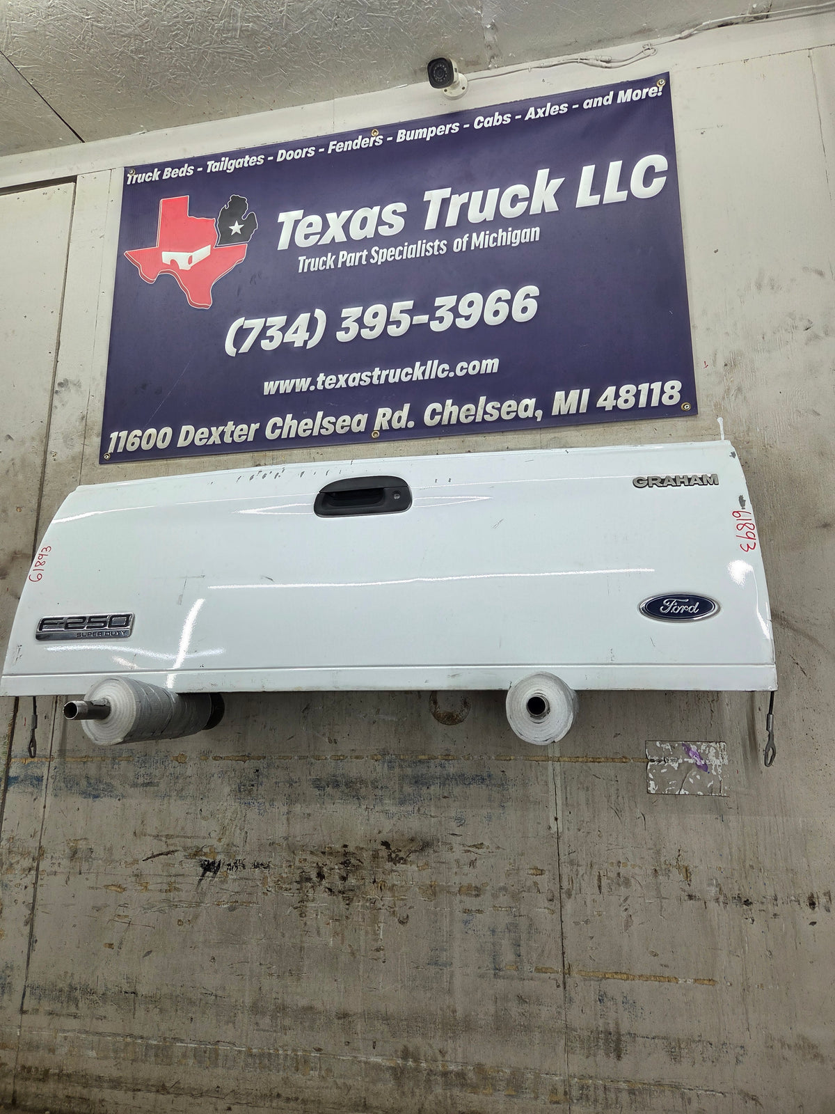 1997-2003 F150 / 1999-2007 Ford F250 F350 F450 F550 Super Duty Tailgate