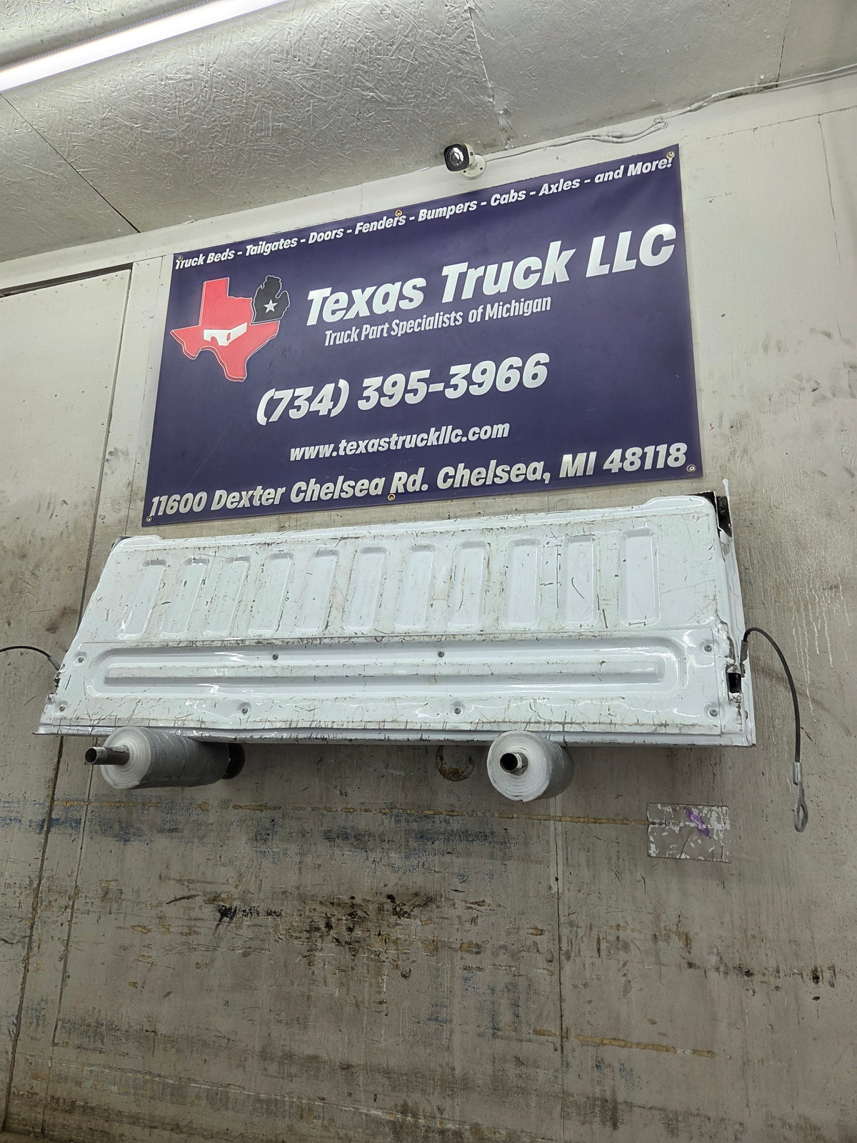 1997-2003 F150 / 1999-2007 Ford F250 F350 F450 F550 Super Duty Tailgate