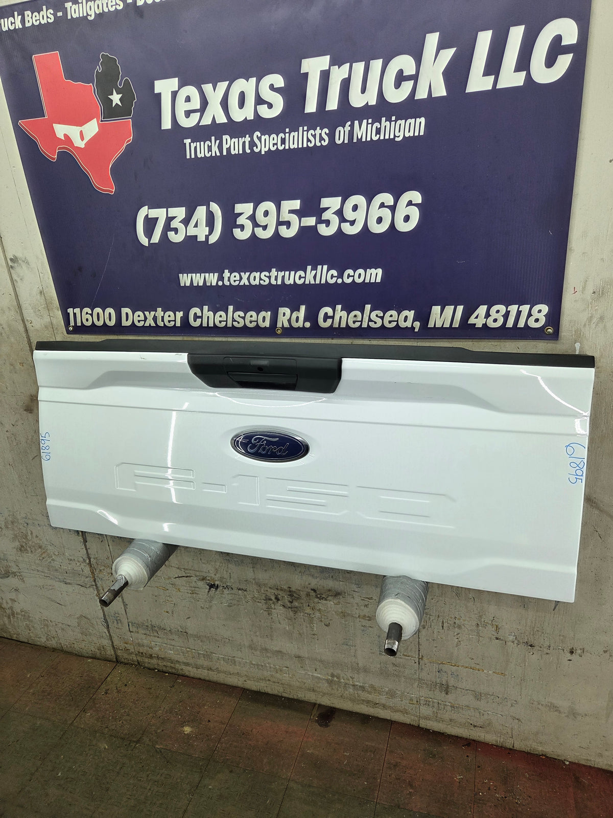 2021-2025 Ford F150 Tailgate - Oxford White