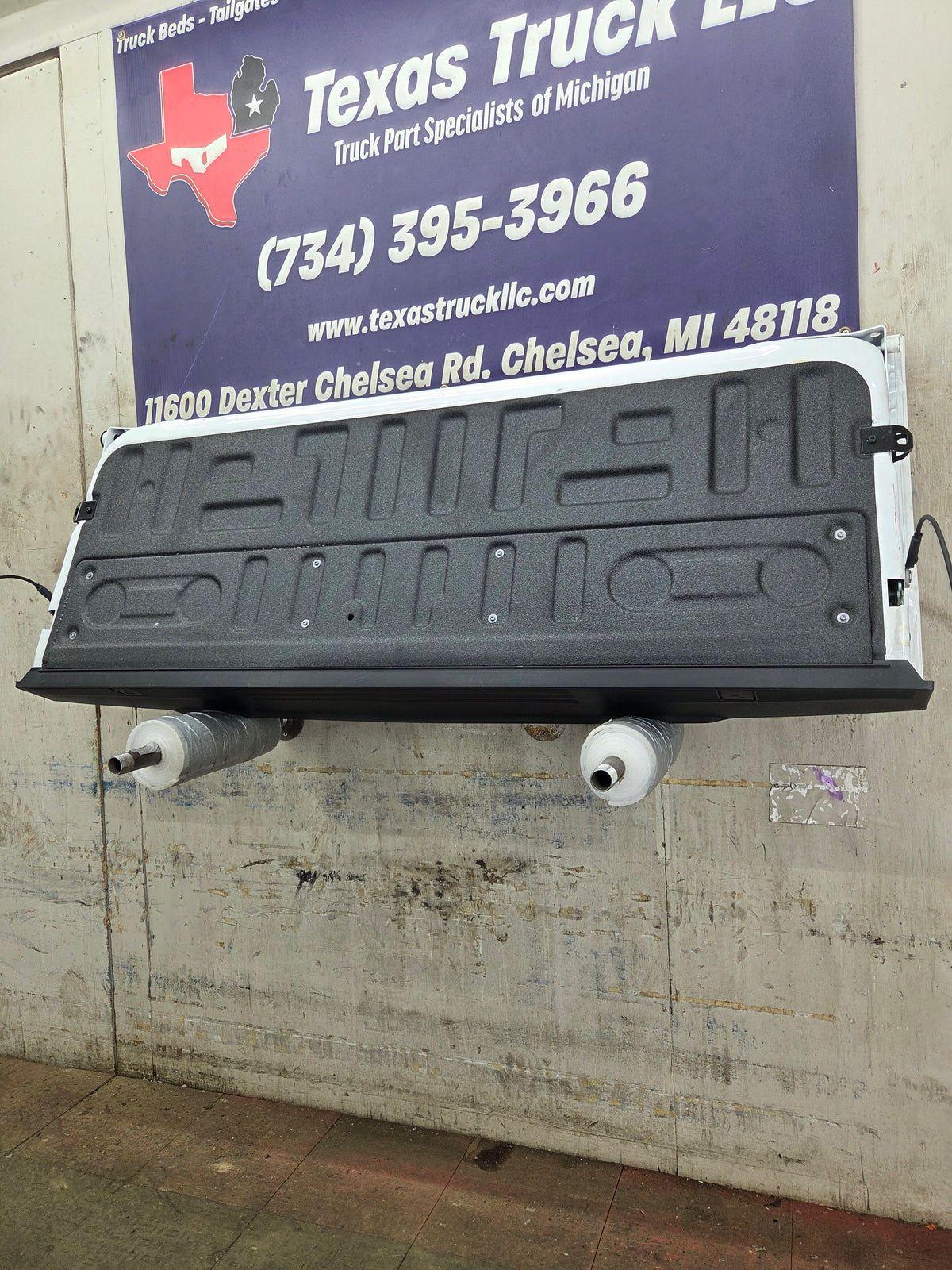 2021-2025 Ford F150 Tailgate - Oxford White