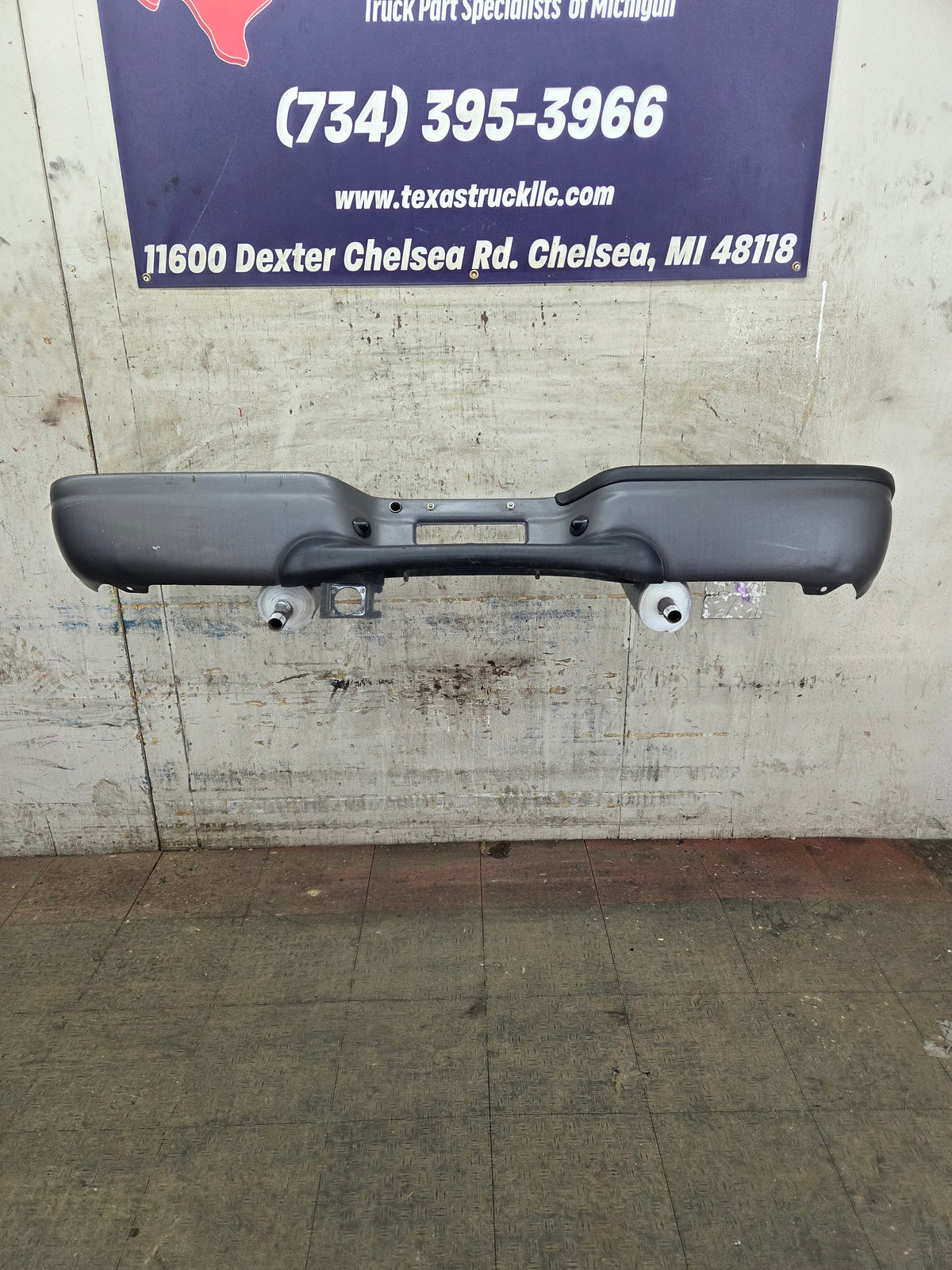 1999-2007 Ford Super Duty F250 F350 F450 F550 Rear Bumper