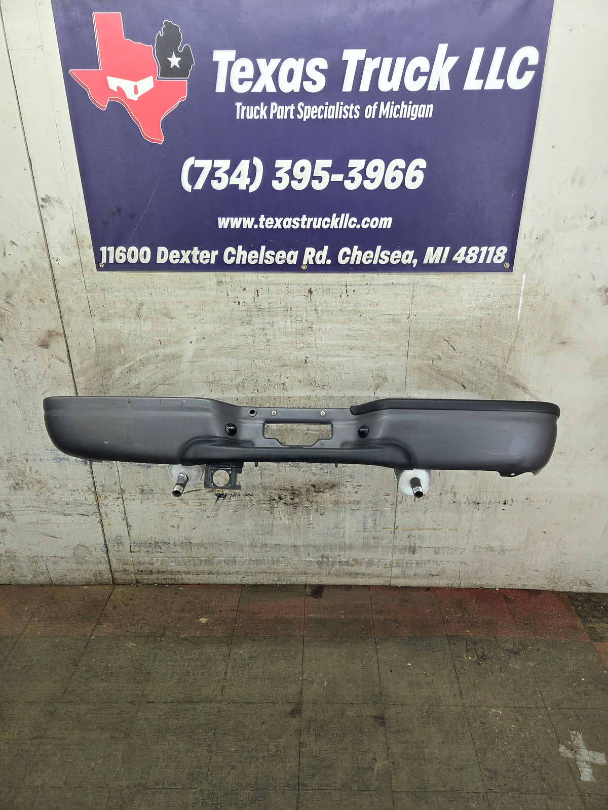 1999-2007 Ford Super Duty F250 F350 F450 F550 Rear Bumper