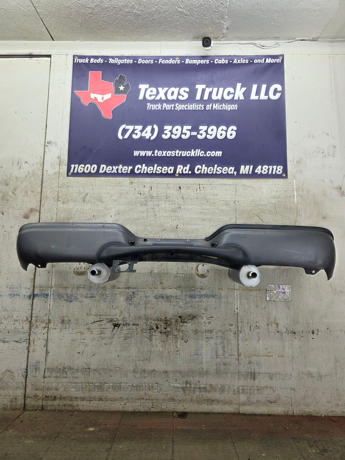 1999-2007 Ford Super Duty F250 F350 F450 F550 Rear Bumper