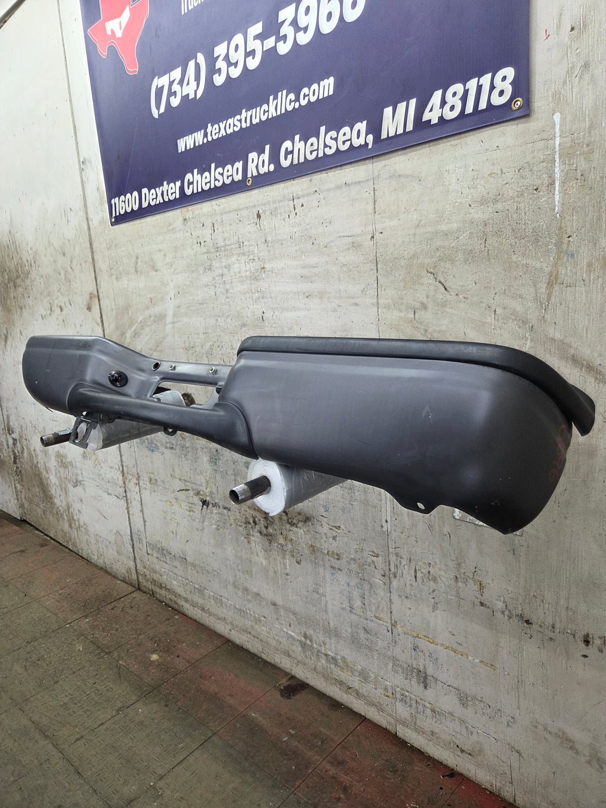 1999-2007 Ford Super Duty F250 F350 F450 F550 Rear Bumper