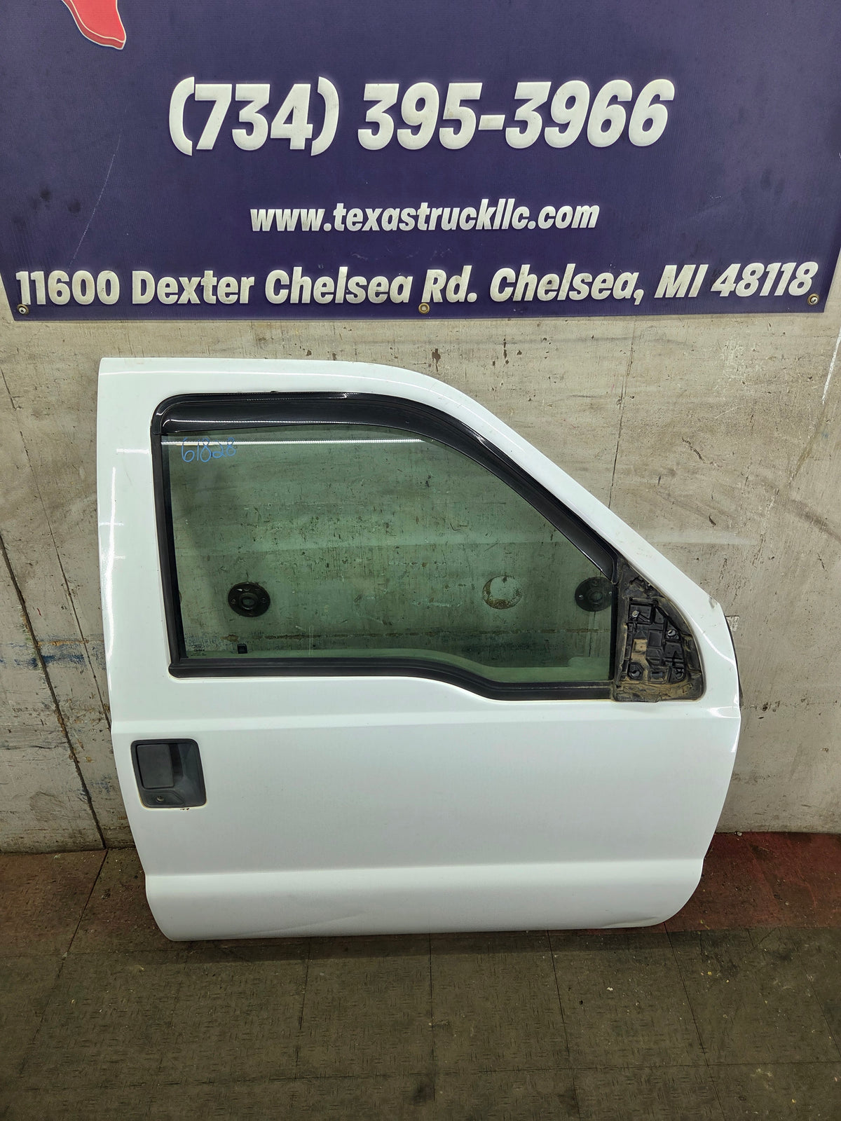 2012-2016 Ford Super Duty RH Passenger Side Front Door F250 F350 F450 F550