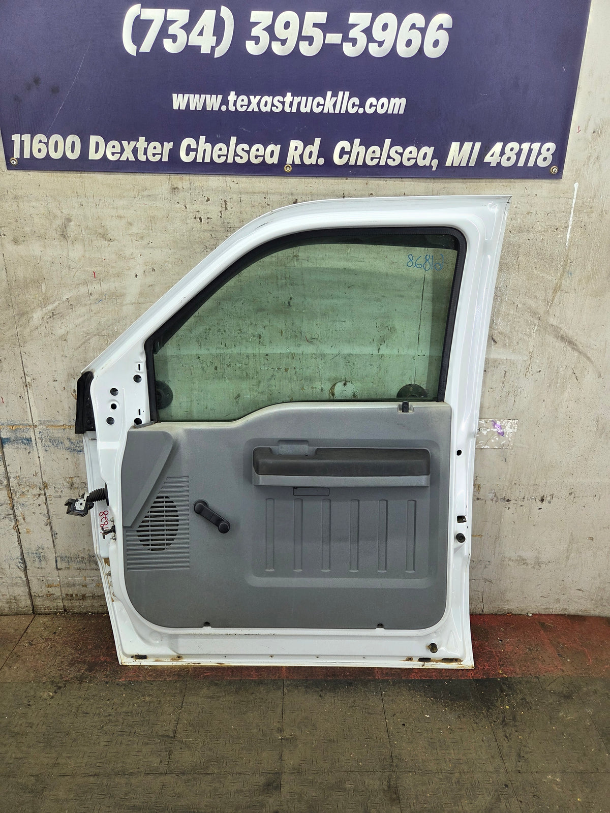 2012-2016 Ford Super Duty RH Passenger Side Front Door F250 F350 F450 F550