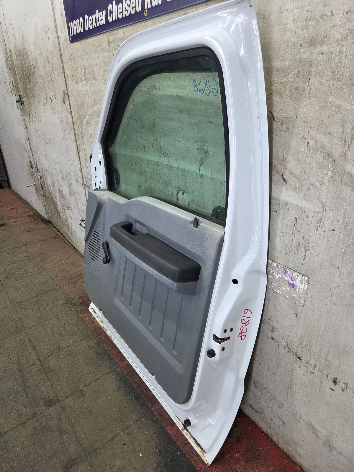 2012-2016 Ford Super Duty RH Passenger Side Front Door F250 F350 F450 F550