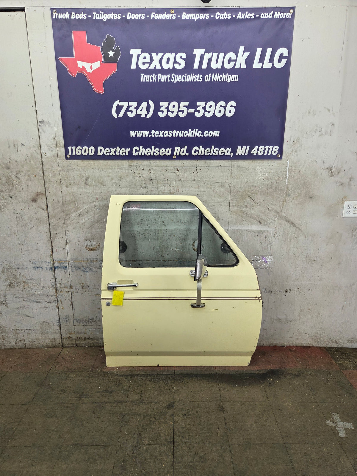 1980-1986 Ford F Series F250 F350 F450 F550 Passenger Side Front Door RH