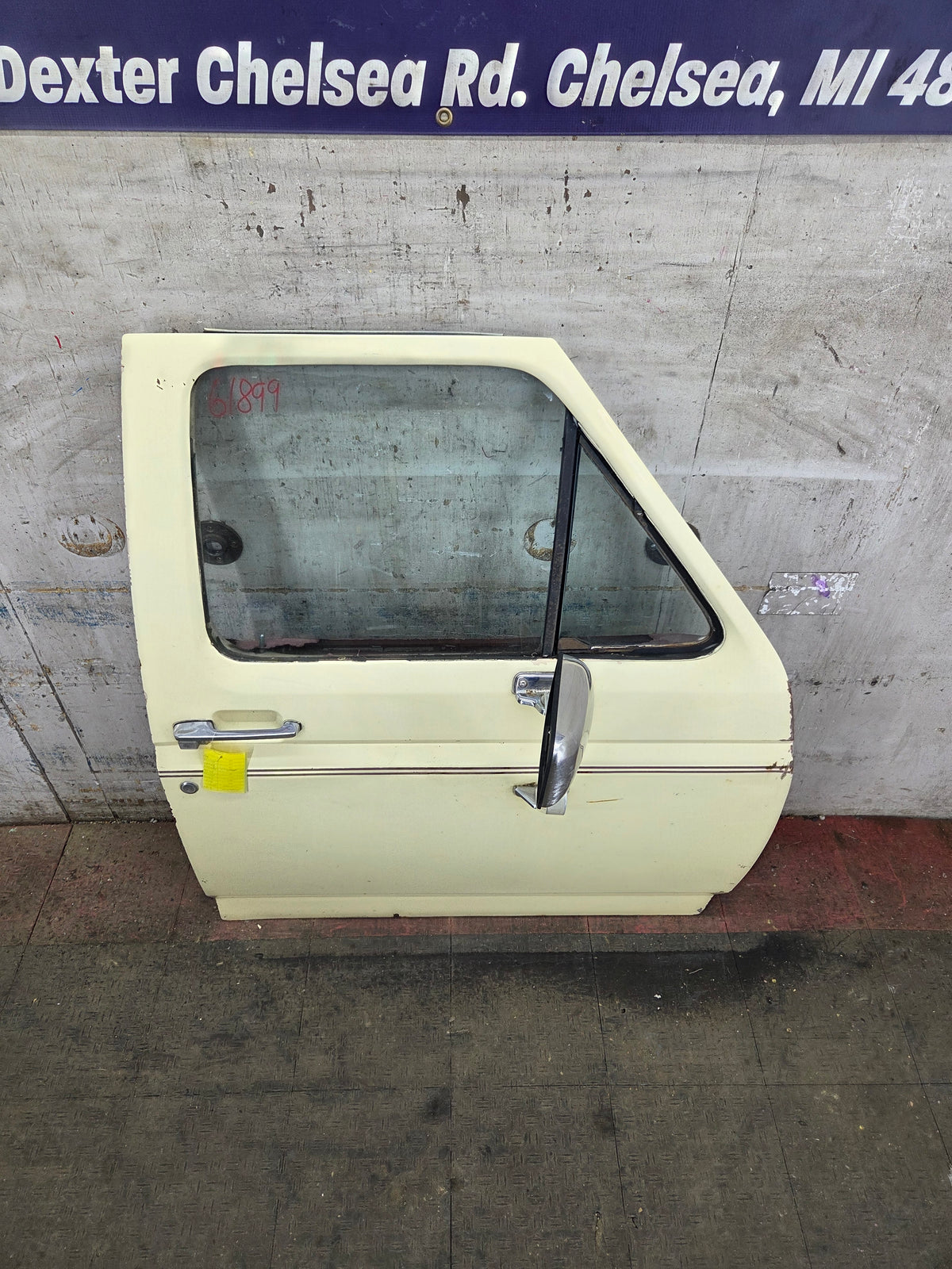 1980-1986 Ford F Series F250 F350 F450 F550 Passenger Side Front Door RH