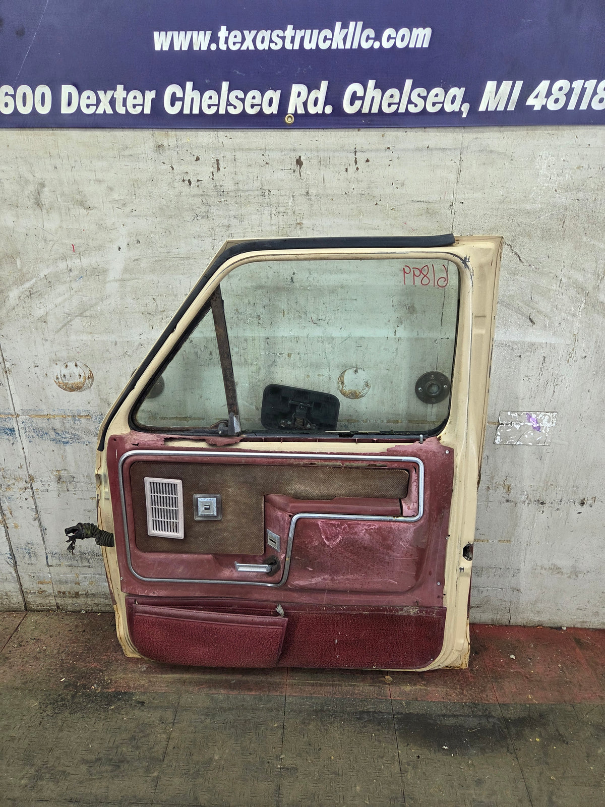 1980-1986 Ford F Series F250 F350 F450 F550 Passenger Side Front Door RH