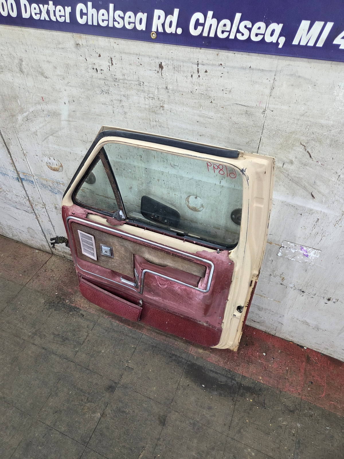 1980-1986 Ford F Series F250 F350 F450 F550 Passenger Side Front Door RH
